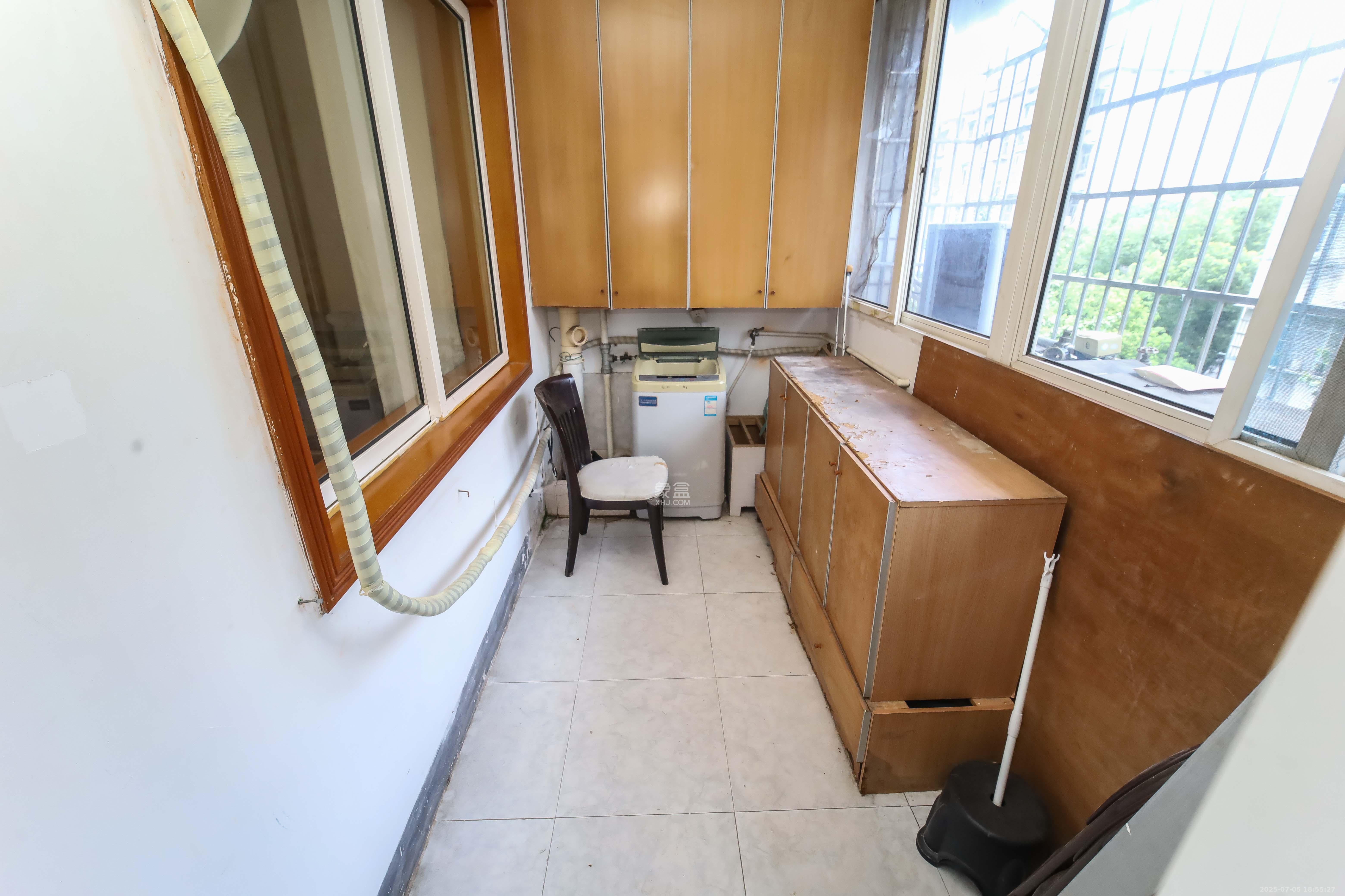 荷花园电信宿舍(天辰荷花苑)  2室2厅1卫    54.8万 荷花园电信宿舍(天辰荷花苑)  2室2厅1卫    54.8万阳台