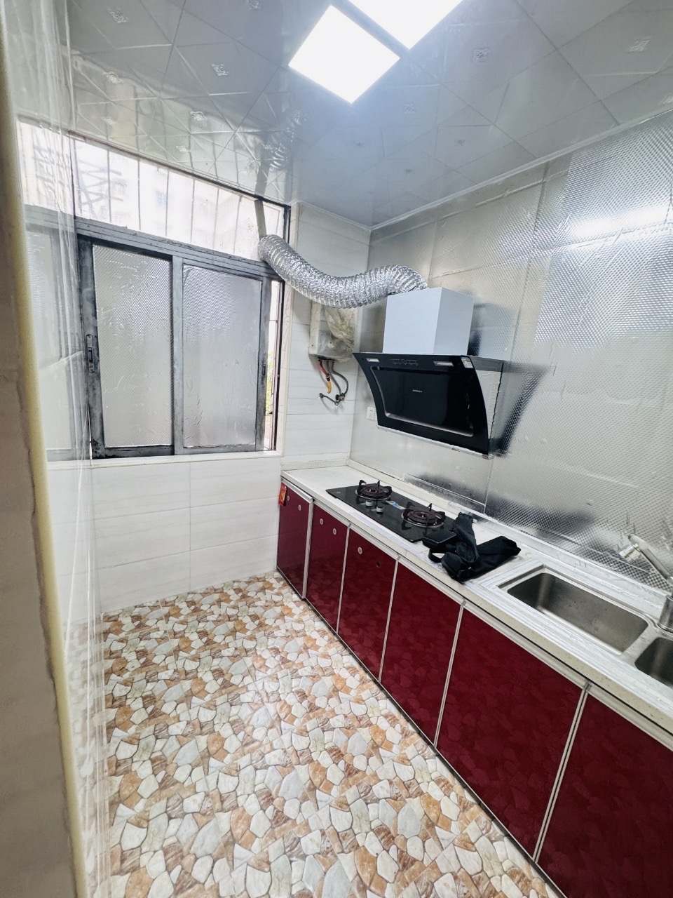 龙泉小区 4室2厅2卫 99.0万 龙泉小区 4室2厅2卫 99.0万客厅