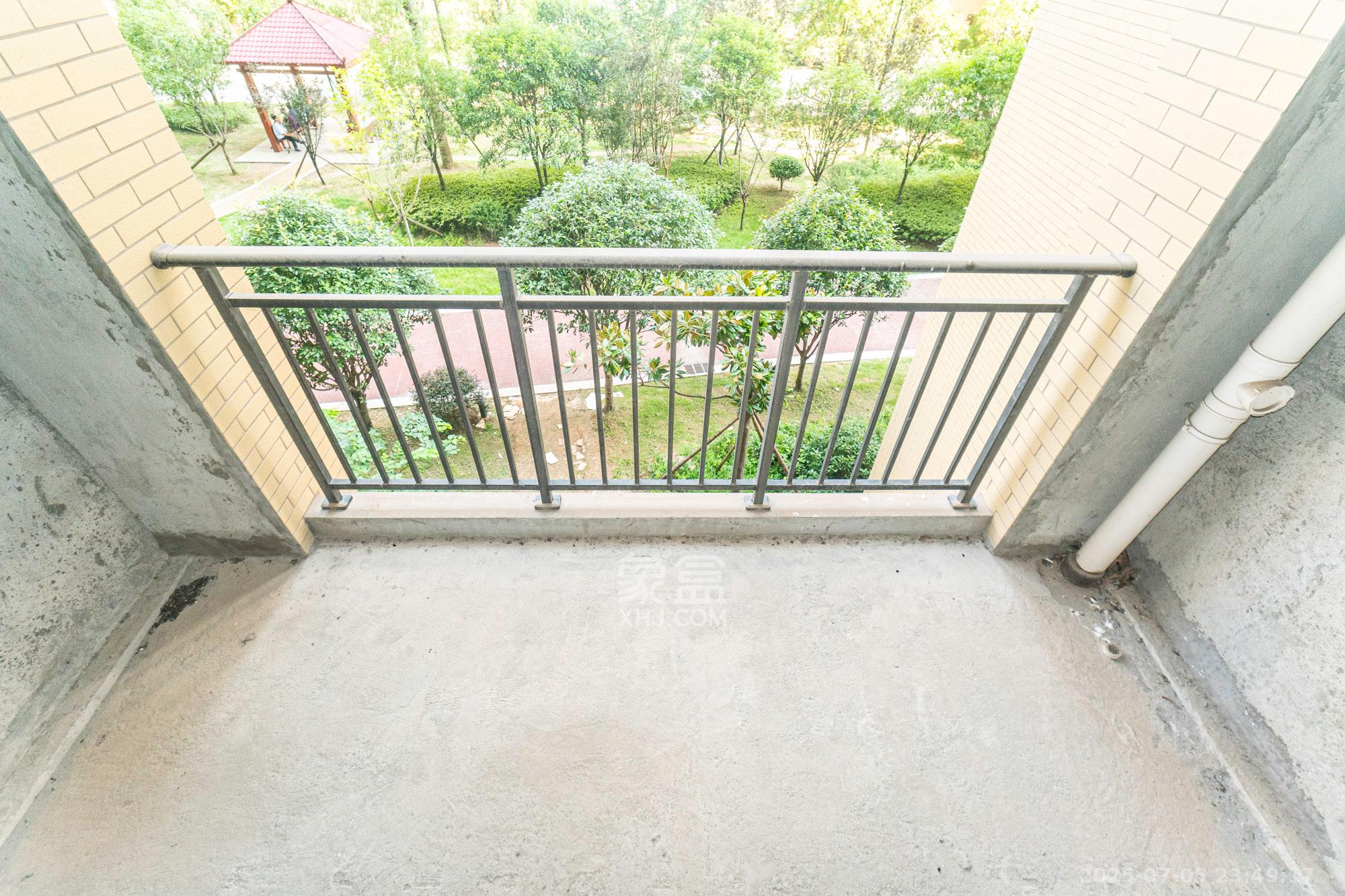 中安善化国际 3室2厅2卫 47.0万 中安善化国际 3室2厅2卫 47.0万阳台