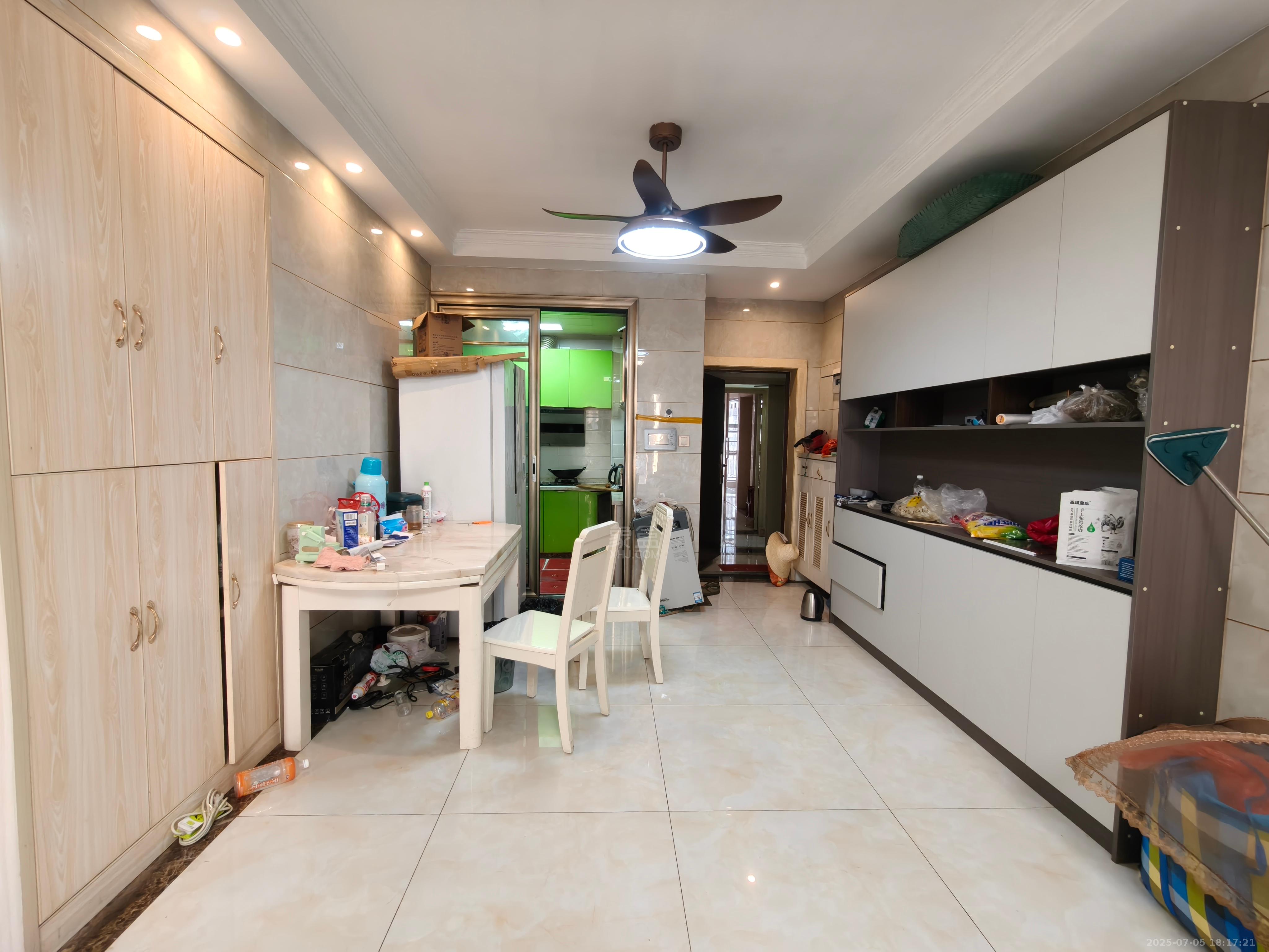 湘银星城 3室2厅1卫 2000.0元/月 湘银星城 3室2厅1卫 2000.0元/月室内图