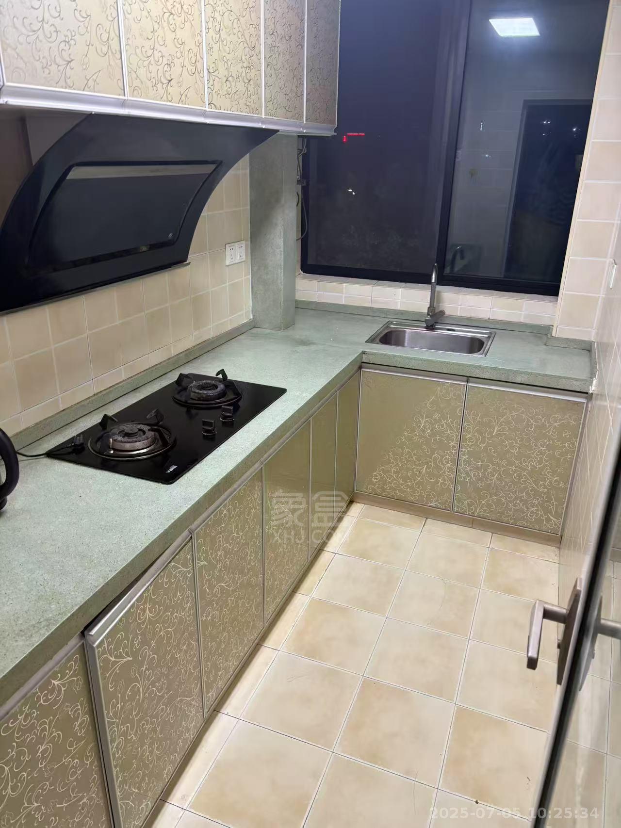 龙腾国际 1室1厅1卫 1100.0元/月 龙腾国际 1室1厅1卫 1100.0元/月室内图