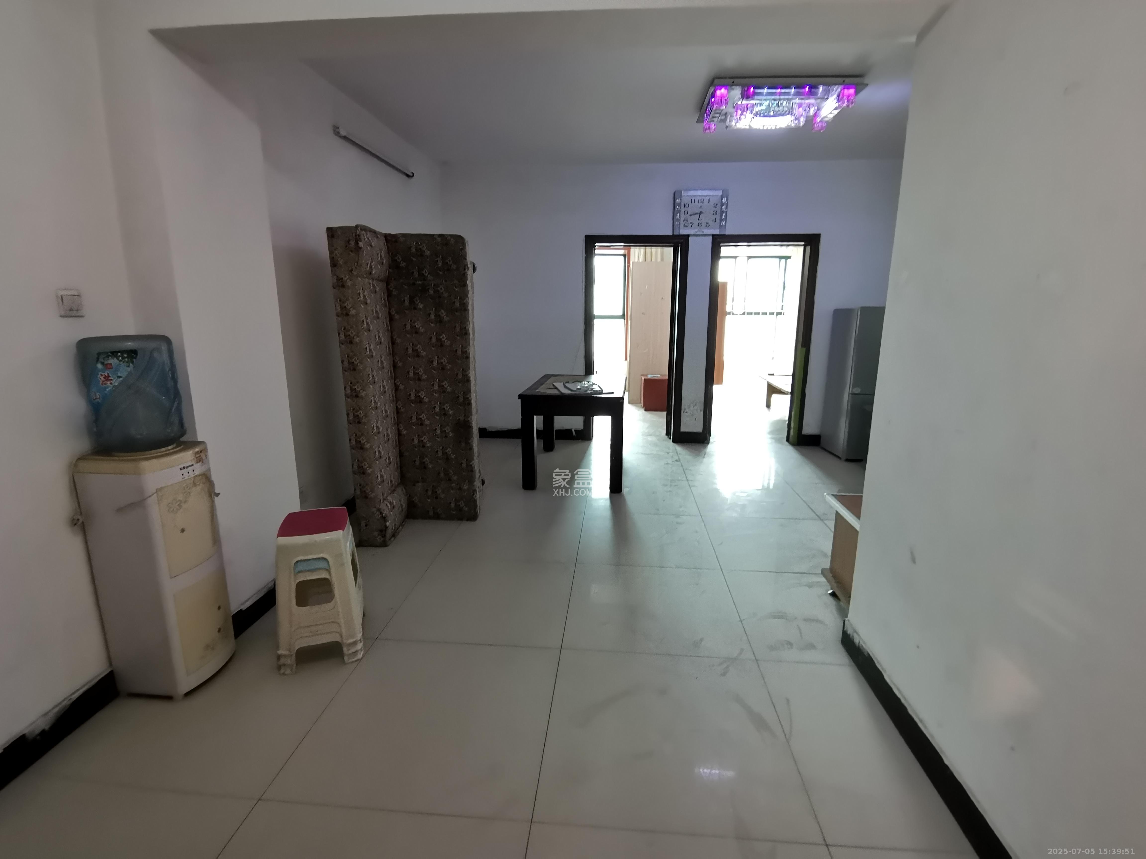 高桥财富大厦  3室1厅1卫    2000.0元/月 高桥财富大厦  3室1厅1卫    2000.0元/月