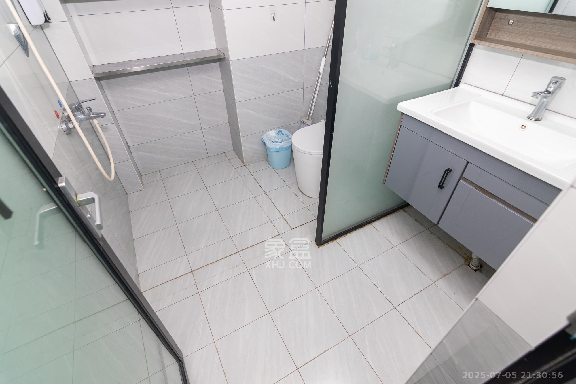 富兴悦府(富兴学府名邸)  1室1厅1卫    38.88万 富兴悦府(富兴学府名邸)  1室1厅1卫    38.88万卫生间