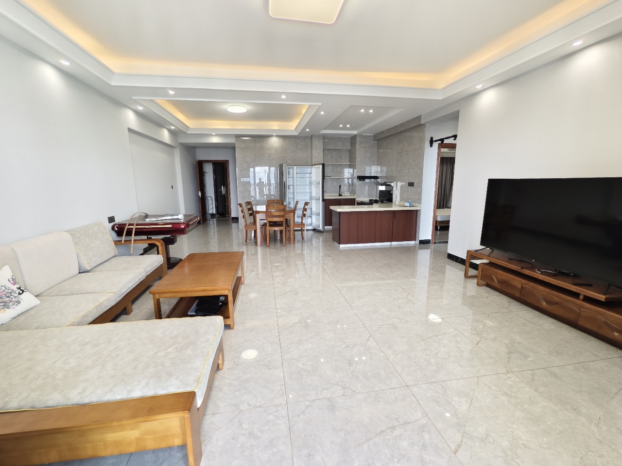 华润中心  3室2厅2卫    4500.0元/月 华润中心  3室2厅2卫    4500.0元/月室内图