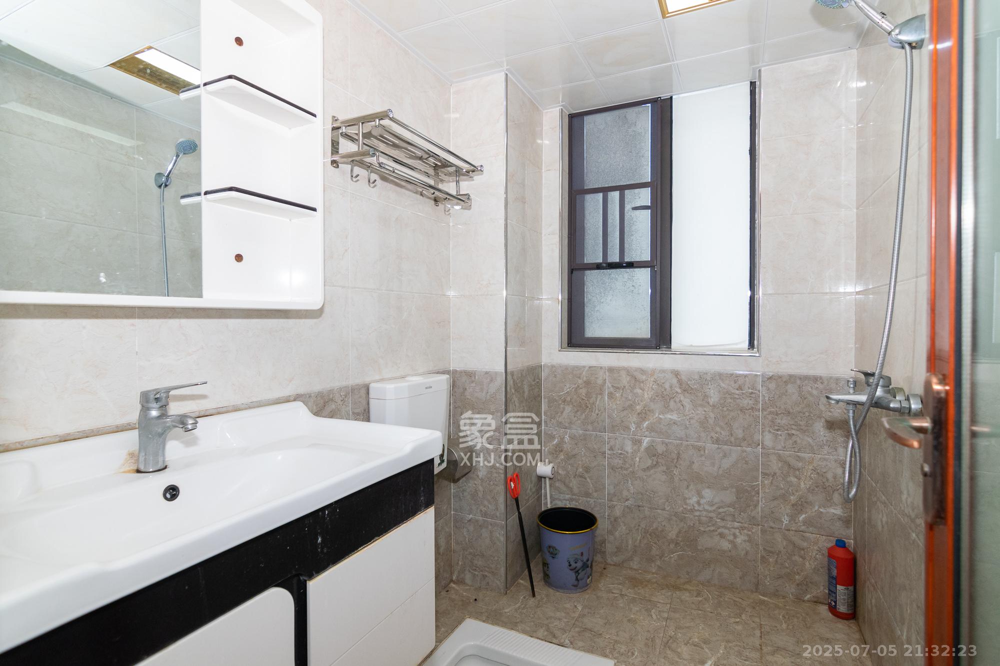 润和长郡(润和紫郡二三期) 1室0厅0卫 71.8万 润和长郡(润和紫郡二三期) 1室0厅0卫 71.8万卫生间