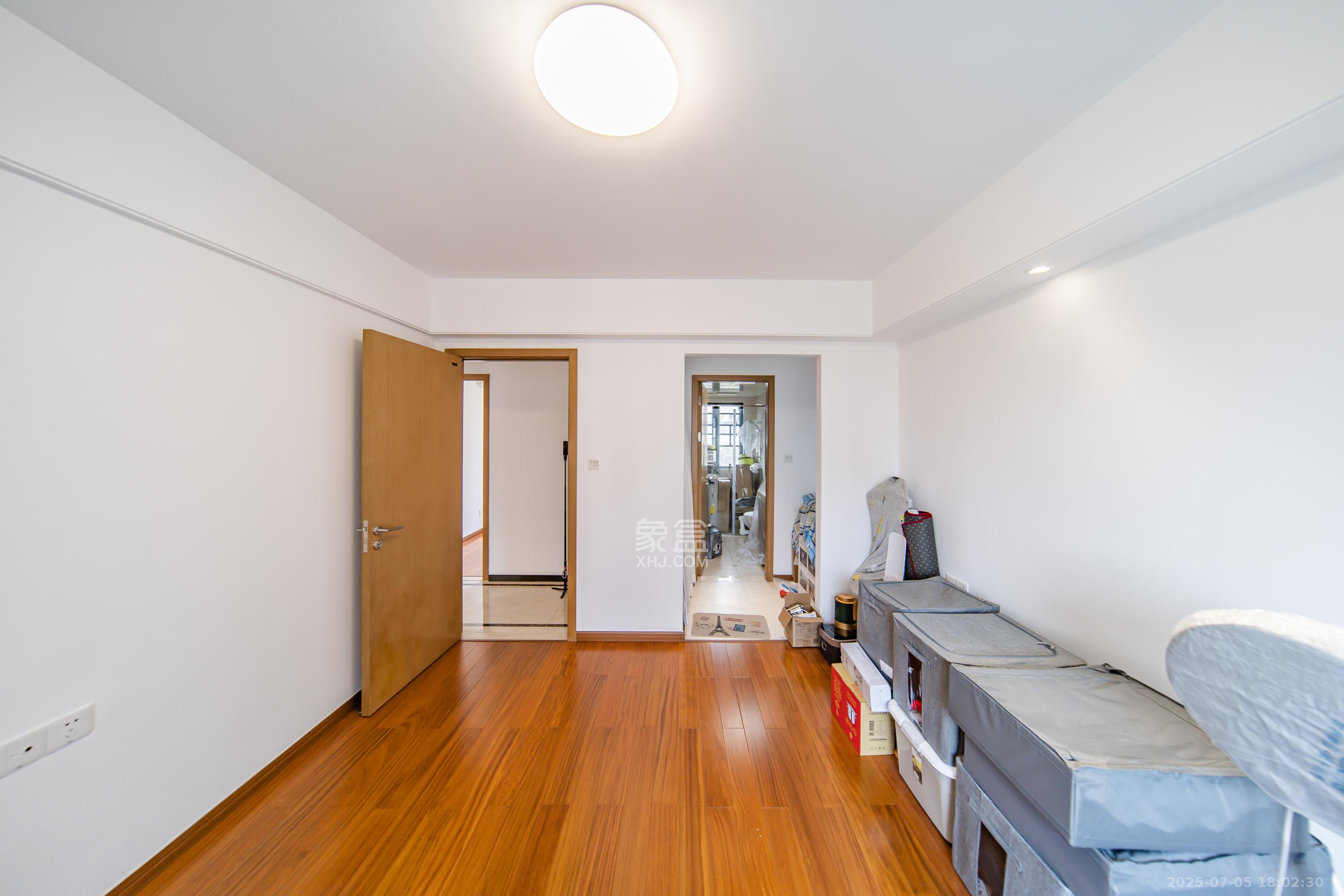 深业鹭栖府 4室2厅2卫 198.0万 深业鹭栖府 4室2厅2卫 198.0万卧室