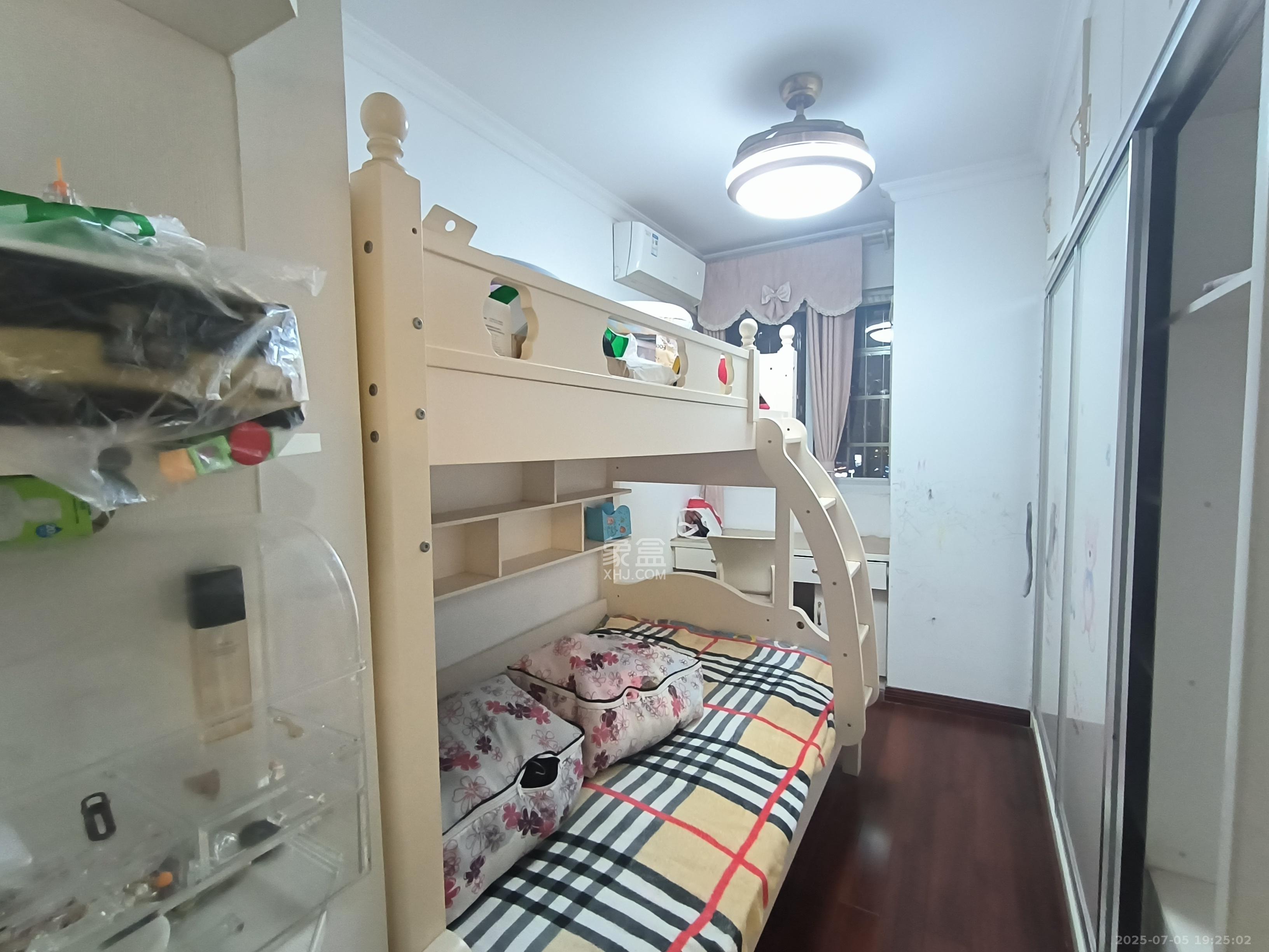 可可小城（麓谷可可小城)  3室2厅1卫   2700.00元/月室内图