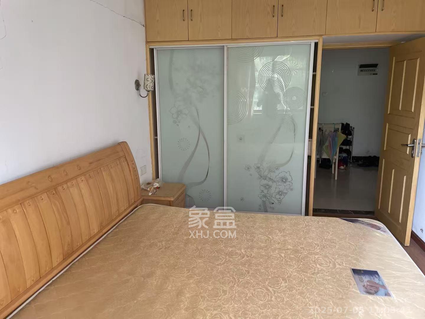 诚兴园  3室2厅2卫   700.00元/月室内图