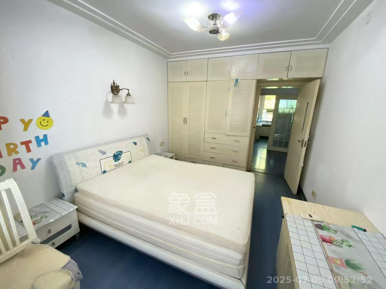 水泵厂宿舍 3室2厅2卫 1800.0元/月 水泵厂宿舍 3室2厅2卫 1800.0元/月室内图