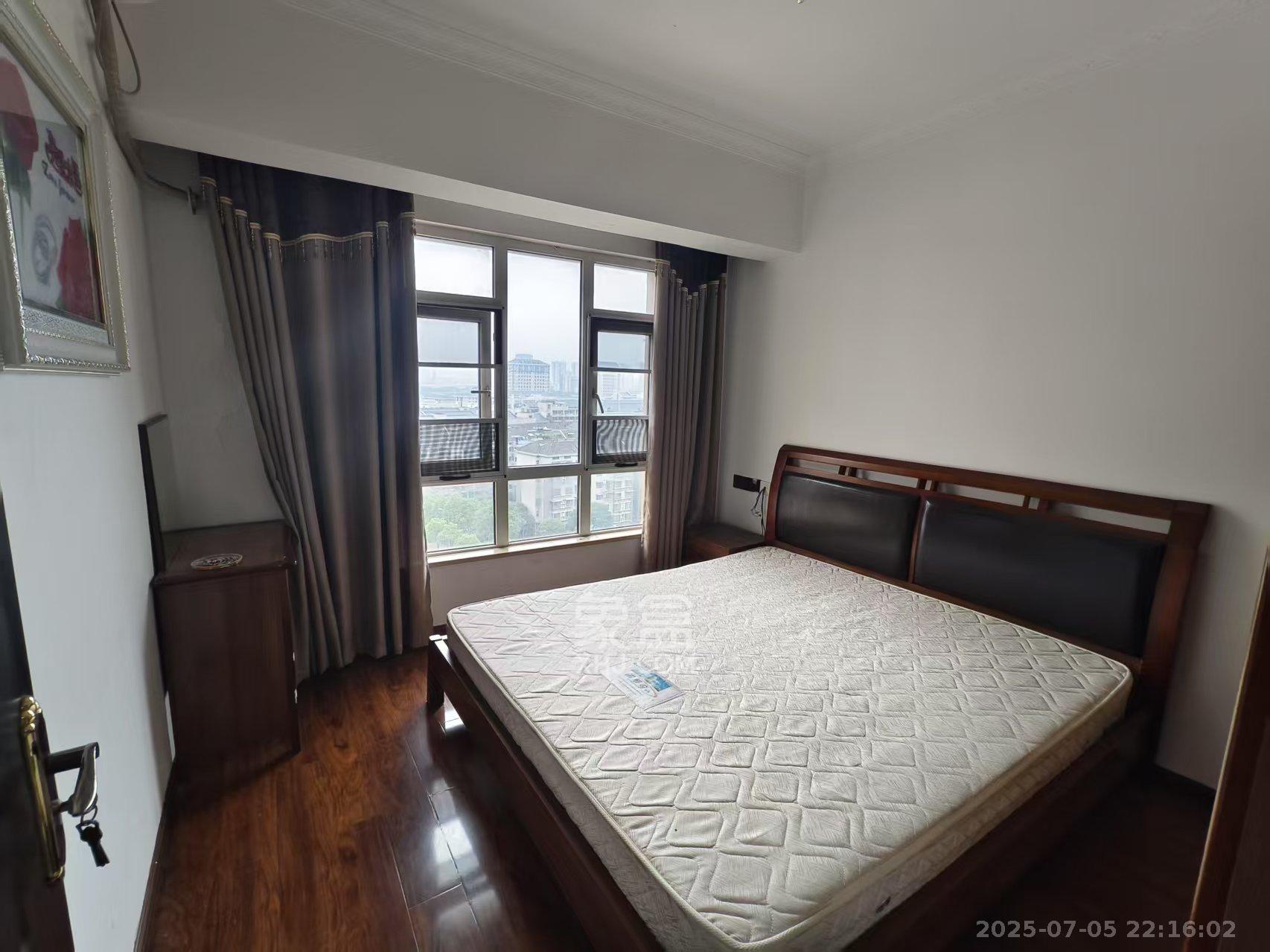 米兰春天  3室1厅1卫    1900.0元/月 米兰春天  3室1厅1卫    1900.0元/月室内图