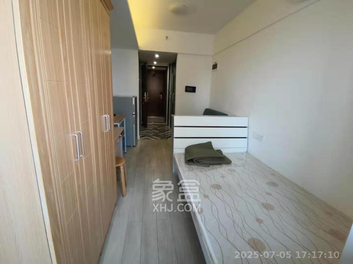 万科金域缇香  1室1厅1卫    1300.0元/月 万科金域缇香  1室1厅1卫    1300.0元/月