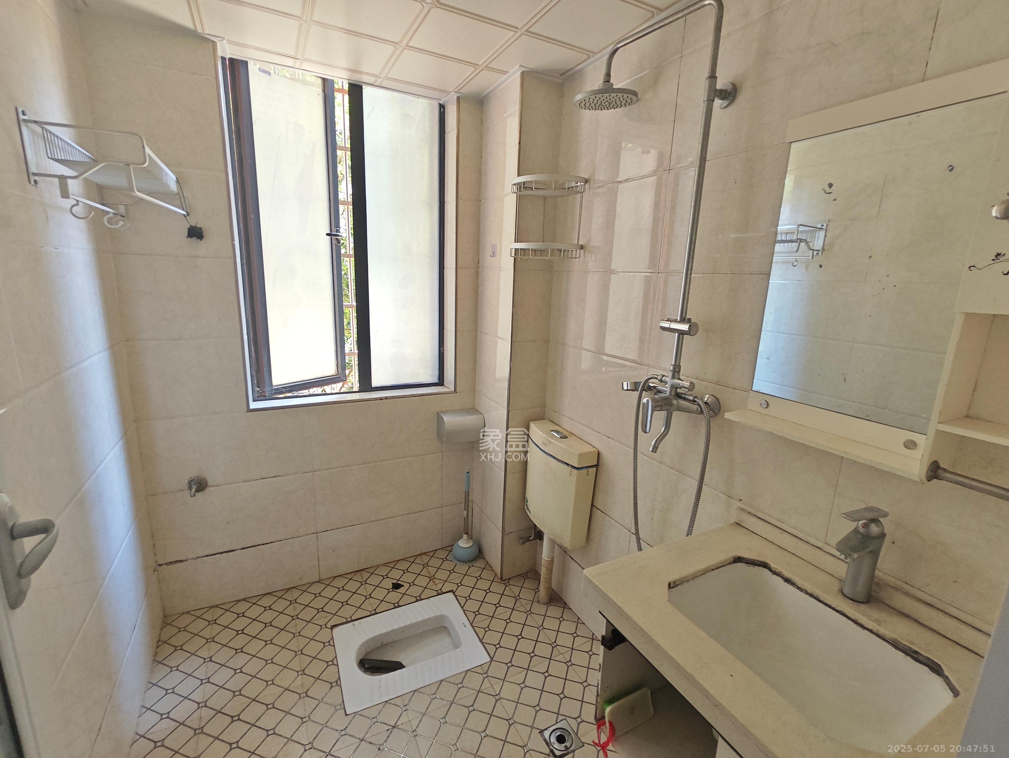 浩龙音乐界 3室1厅1卫 2000.0元/月 浩龙音乐界 3室1厅1卫 2000.0元/月室内图