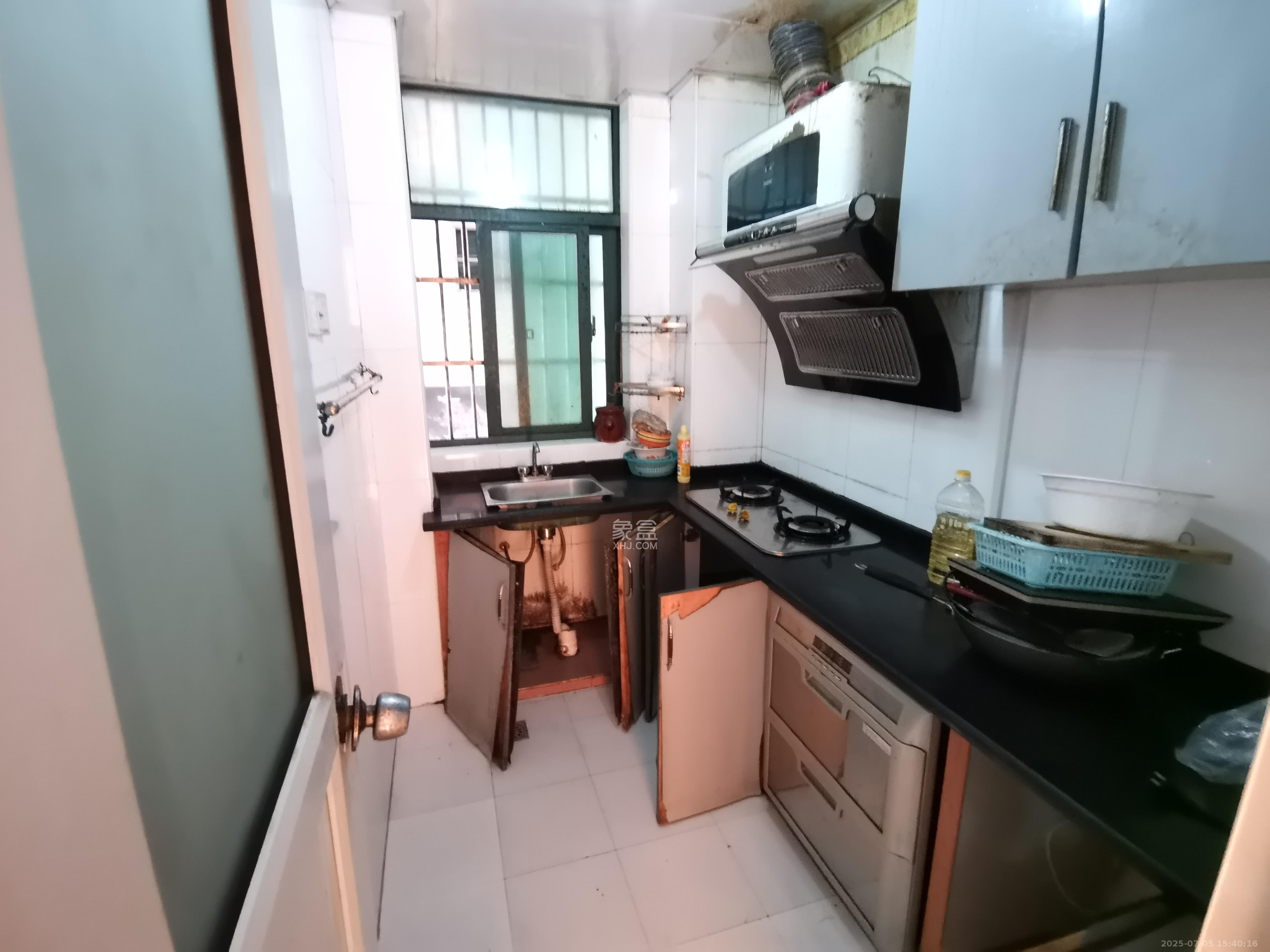 高桥财富大厦  3室1厅1卫    2000.0元/月 高桥财富大厦  3室1厅1卫    2000.0元/月室内图