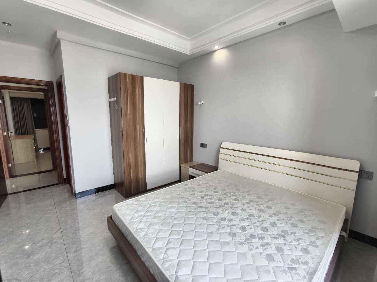 华润中心  3室2厅2卫    4500.0元/月 华润中心  3室2厅2卫    4500.0元/月室内图