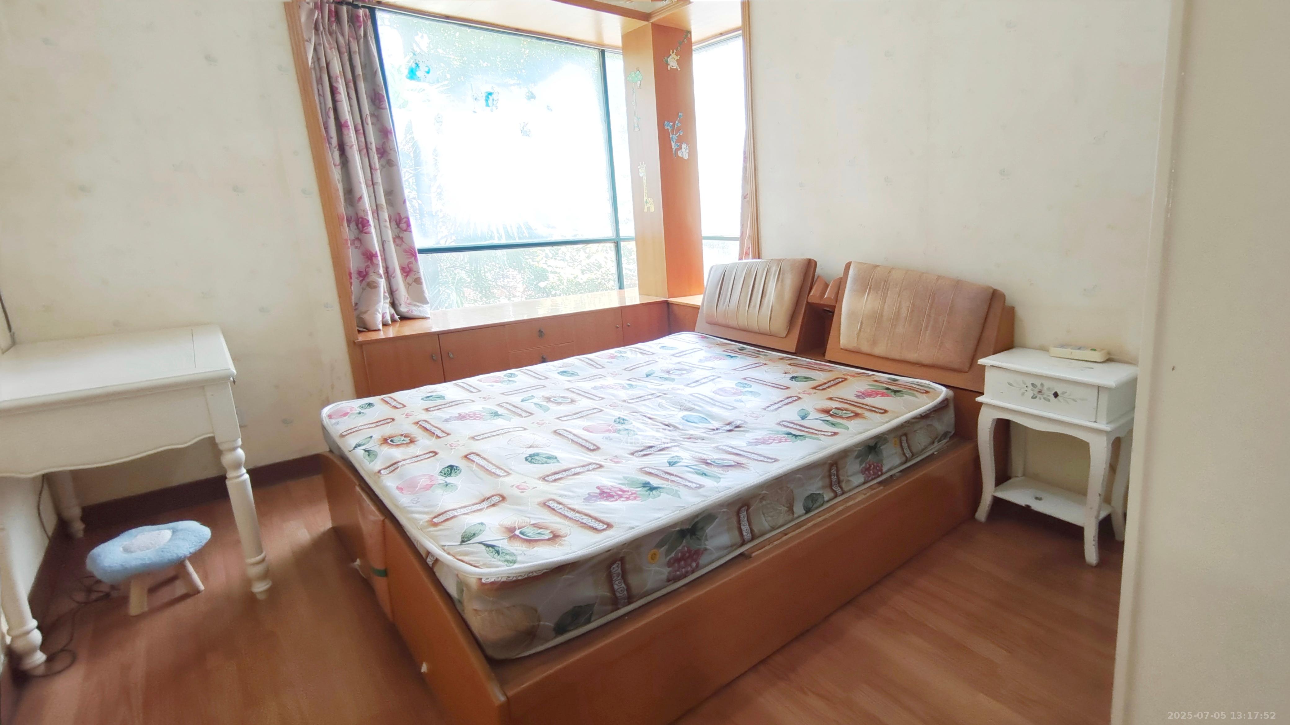 东方新城  3室2厅2卫   2600.00元/月室内图