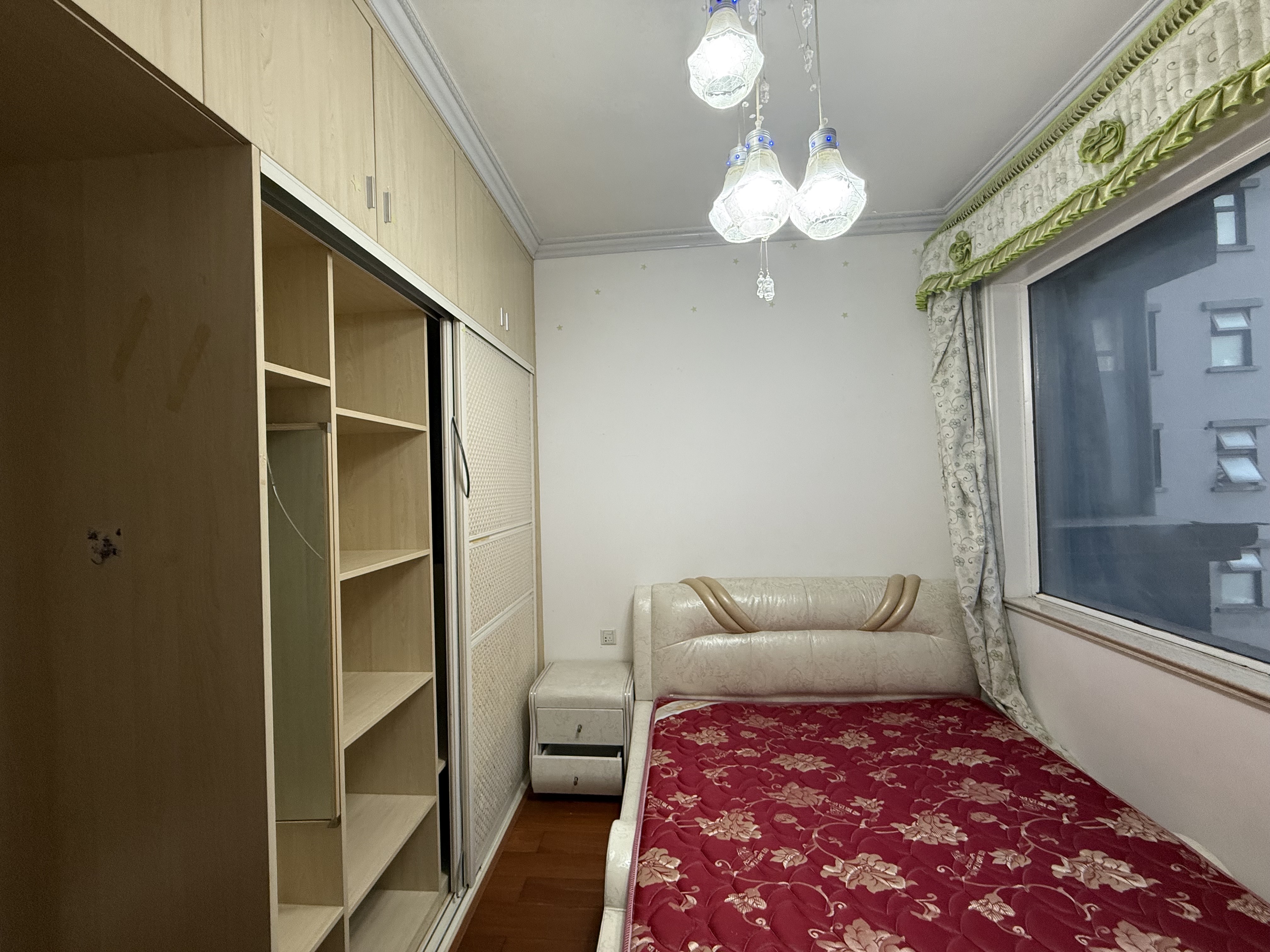 大同芙蓉 4室2厅2卫 2500.0元/月 大同芙蓉 4室2厅2卫 2500.0元/月室内图