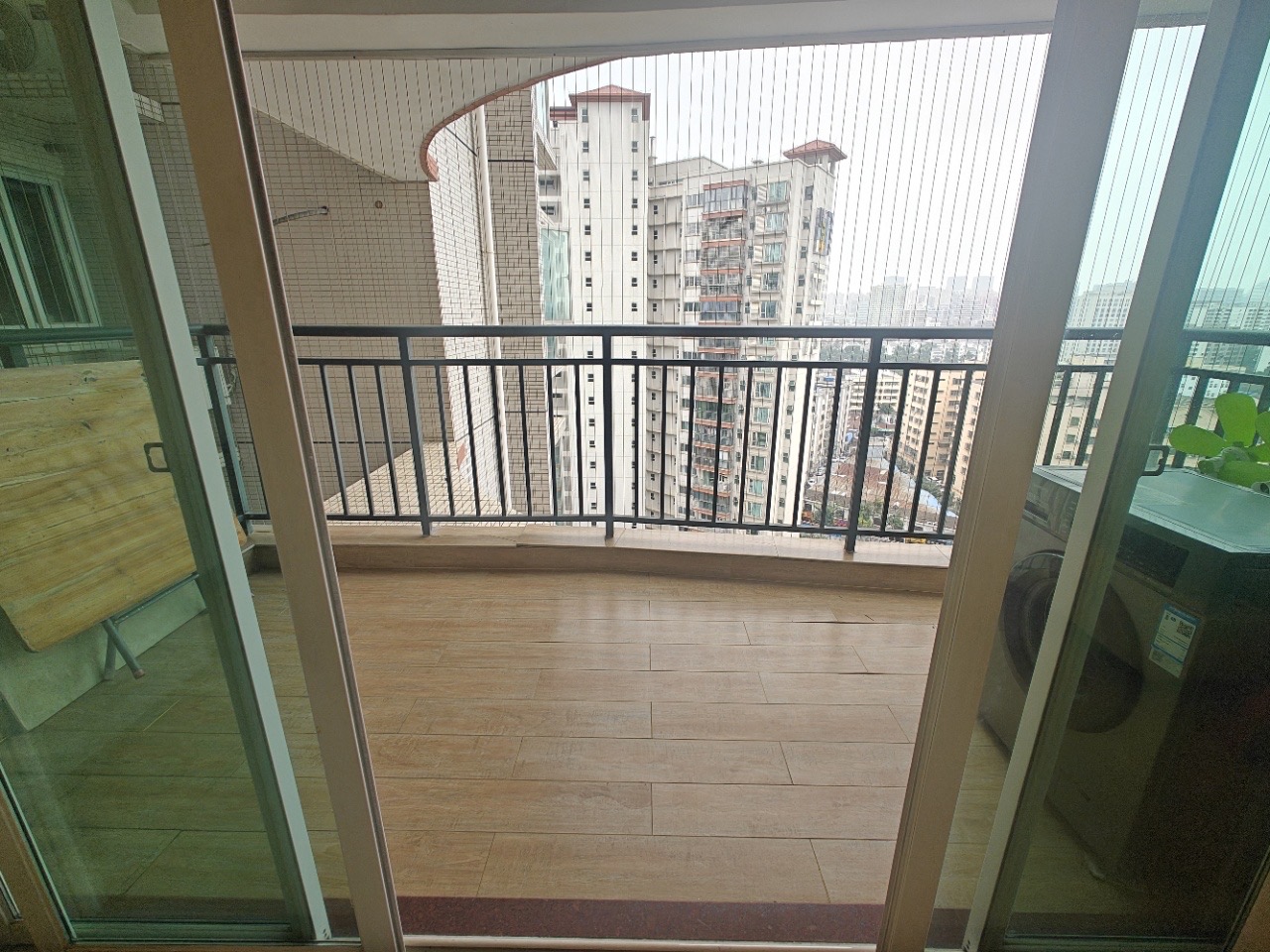 展兴颐龙名居  3室2厅2卫   199.00万客厅