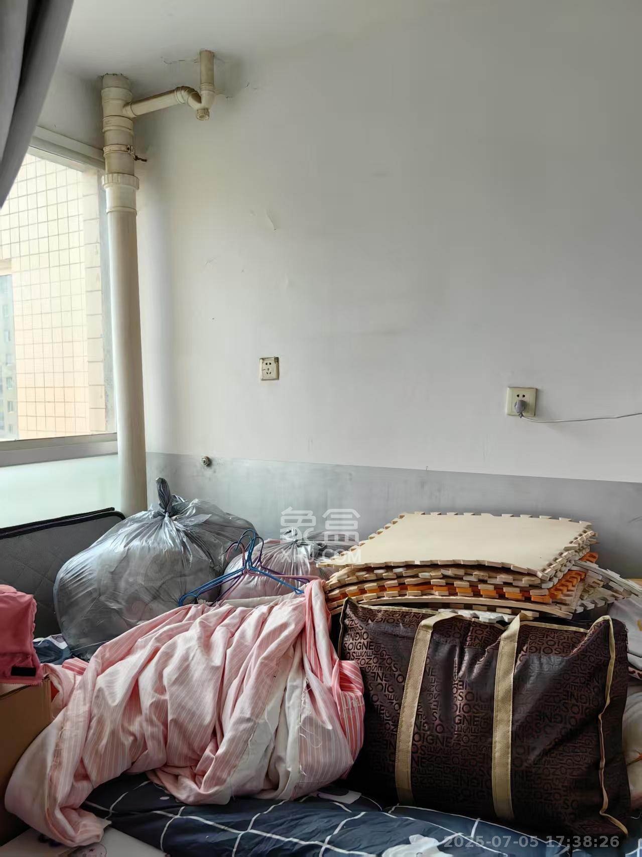 麓谷锦和园 2室2厅1卫 1800.0元/月 麓谷锦和园 2室2厅1卫 1800.0元/月室内图