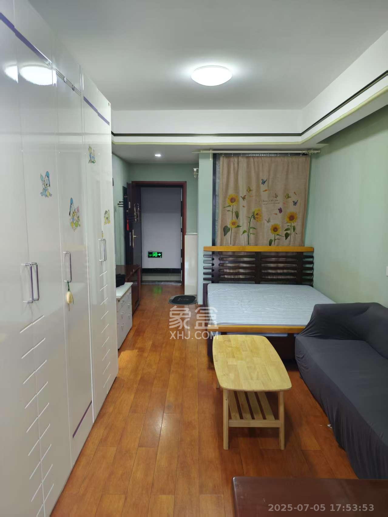 长盛上东区 1室1厅1卫 1600.0元/月 长盛上东区 1室1厅1卫 1600.0元/月室内图