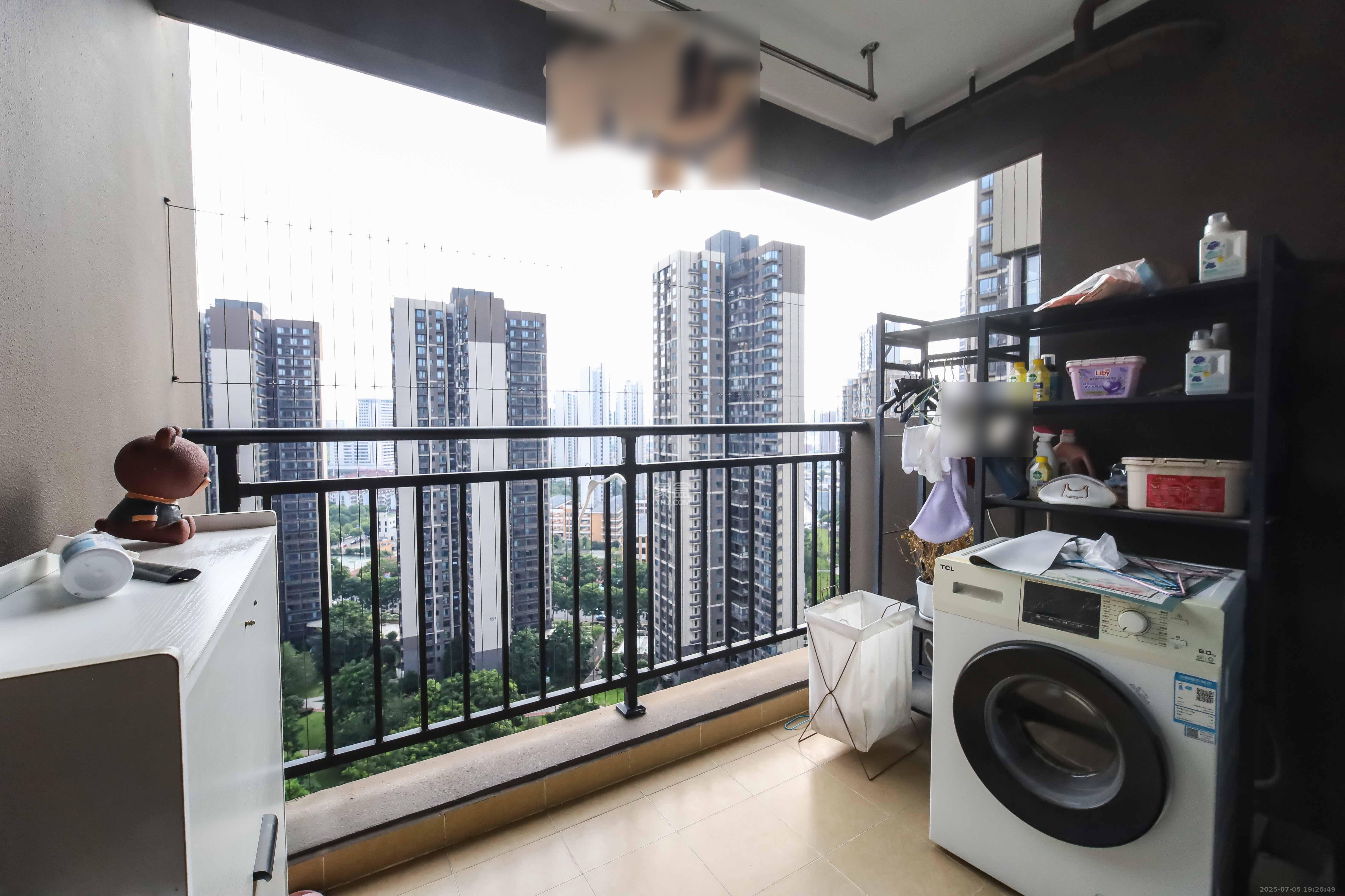 万科金域蓝湾  3室2厅1卫    135.0万 万科金域蓝湾  3室2厅1卫    135.0万阳台