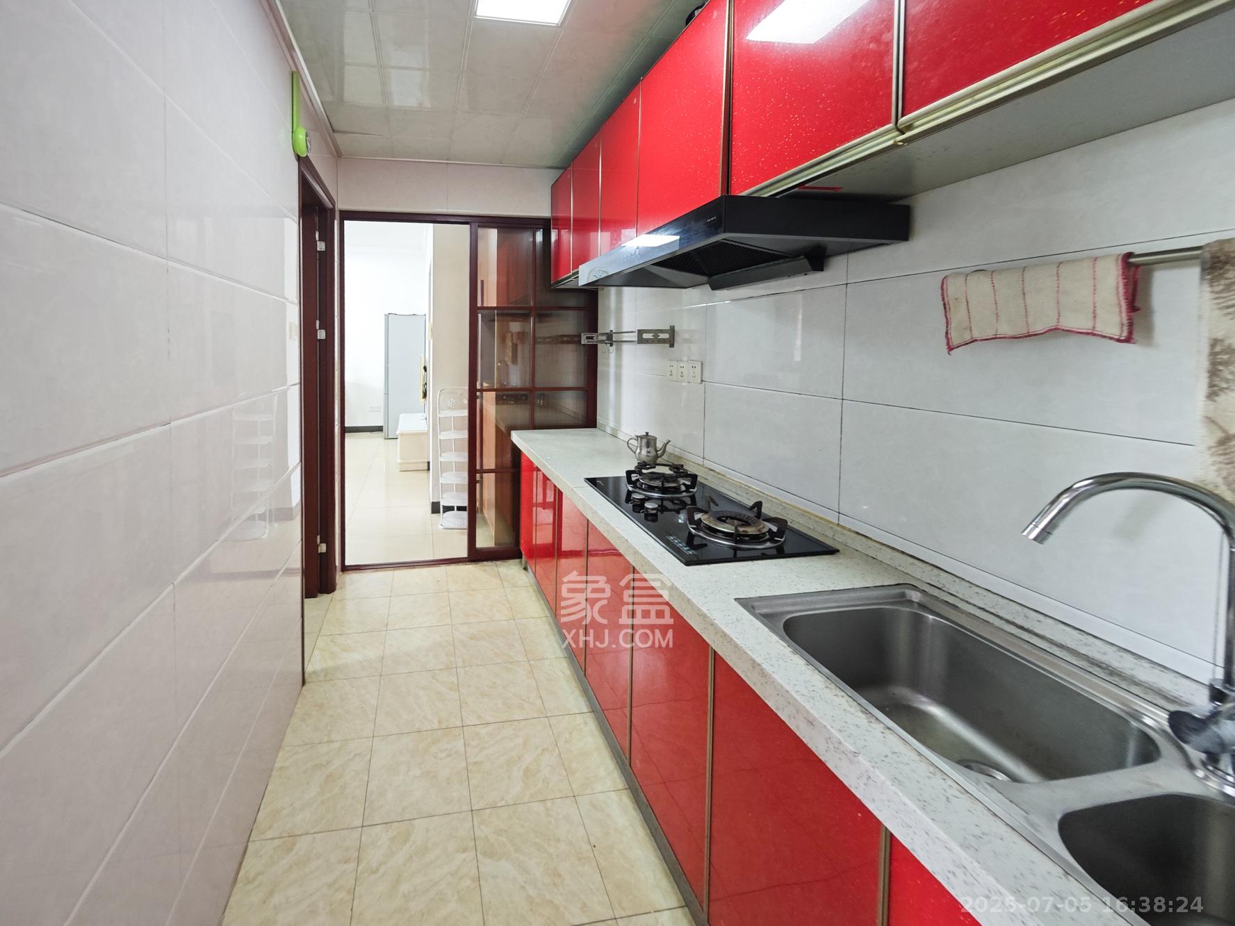 秀峰景园(领秀峰)  2室1厅1卫    40.8万 秀峰景园(领秀峰)  2室1厅1卫    40.8万厨房