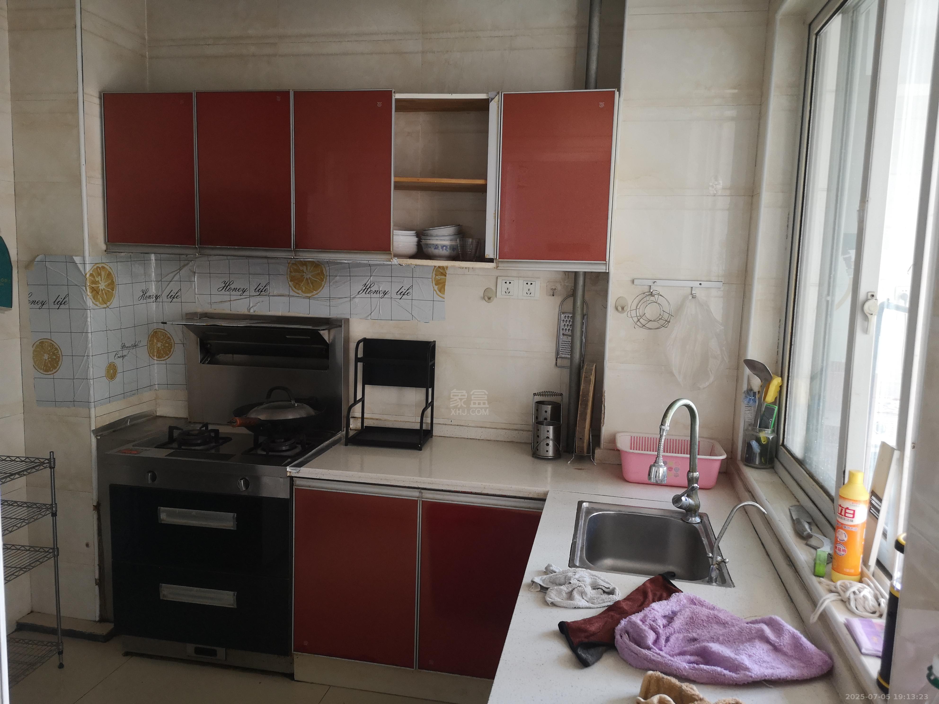 香草园二期春晓  3室2厅1卫    1700.0元/月 香草园二期春晓  3室2厅1卫    1700.0元/月室内图