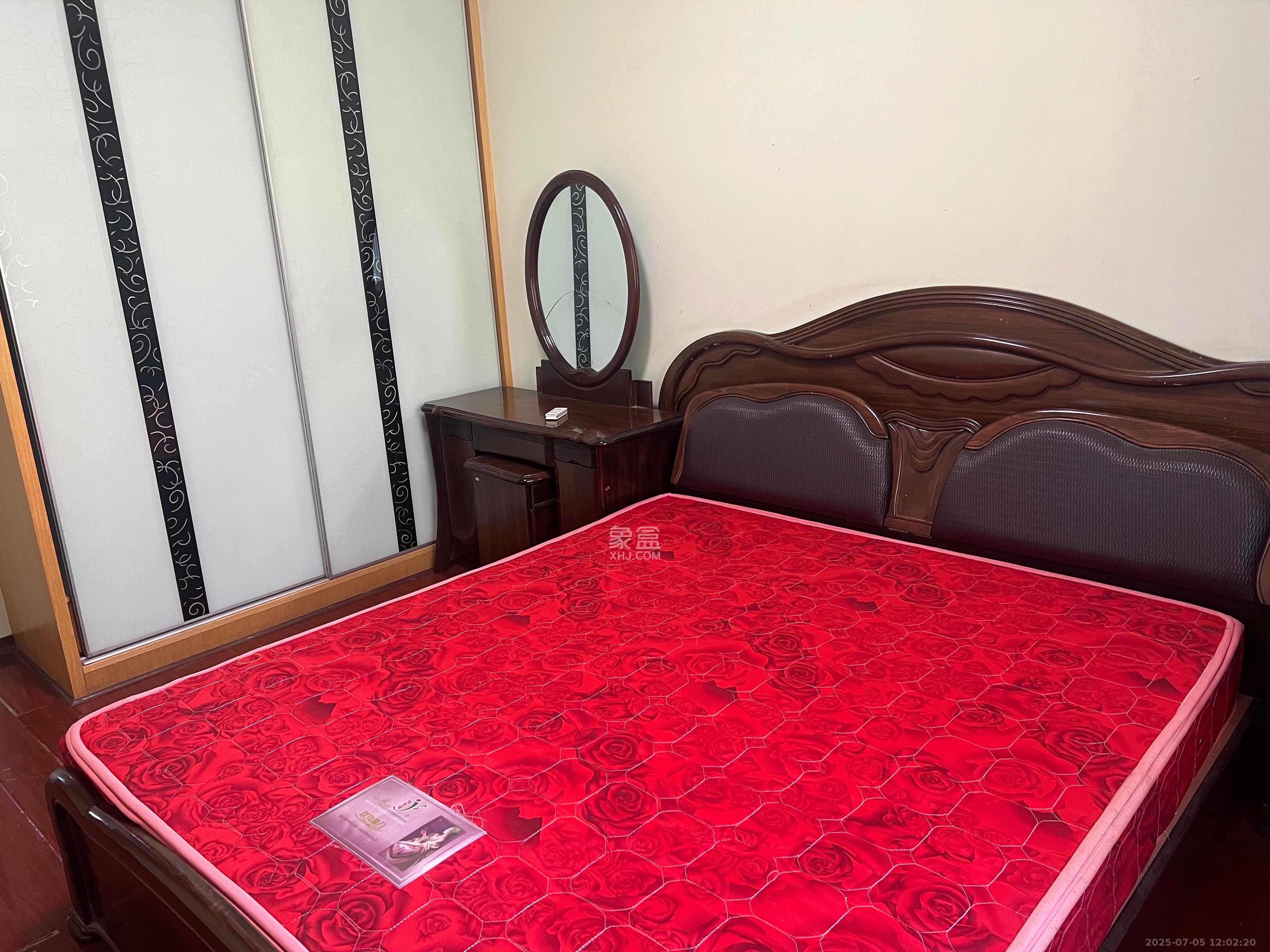 府后路安置小区（道坡小区）  3室2厅2卫   1800.00元/月室内图