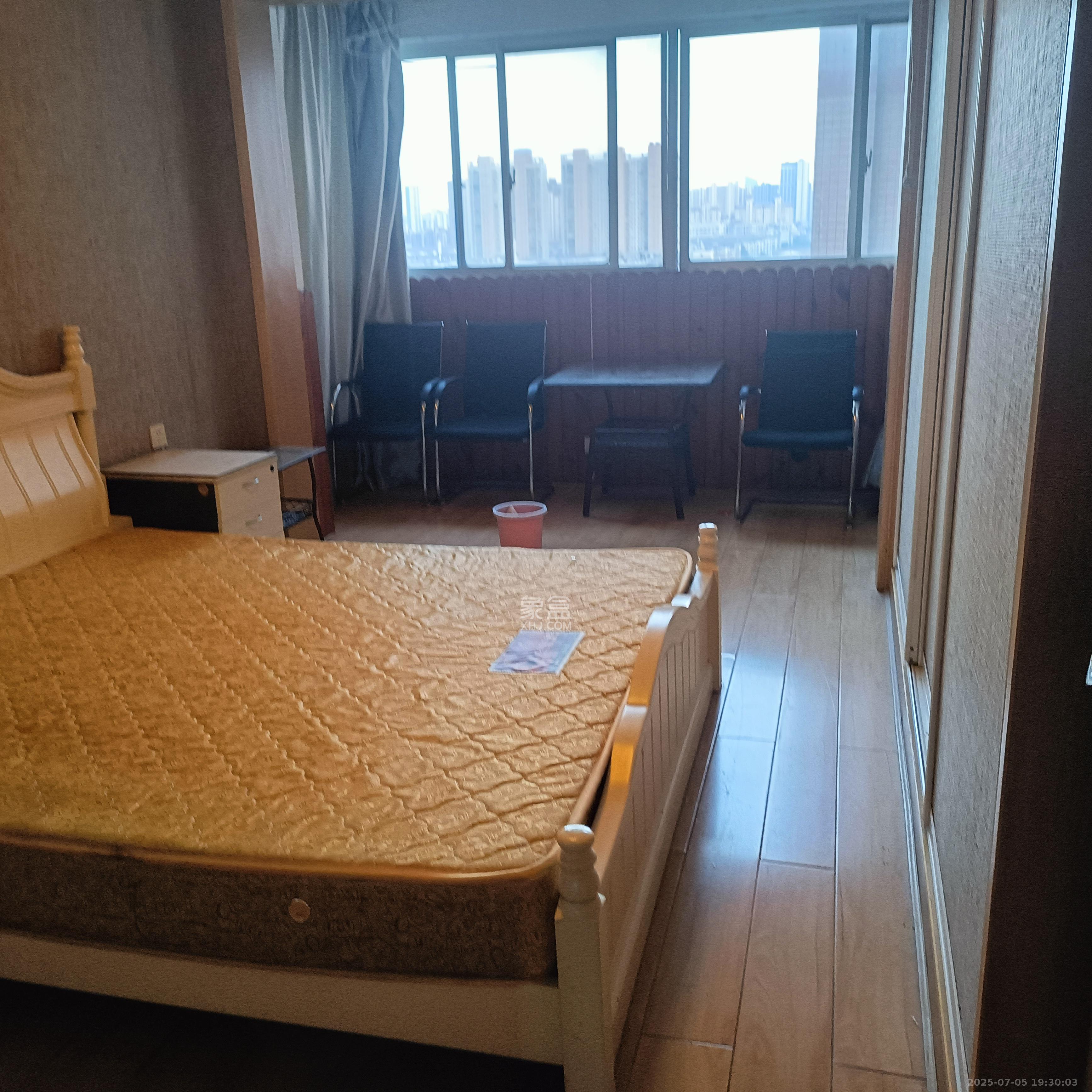 东城一品(国杰大厦) 4室2厅2卫 3500.0元/月 东城一品(国杰大厦) 4室2厅2卫 3500.0元/月室内图