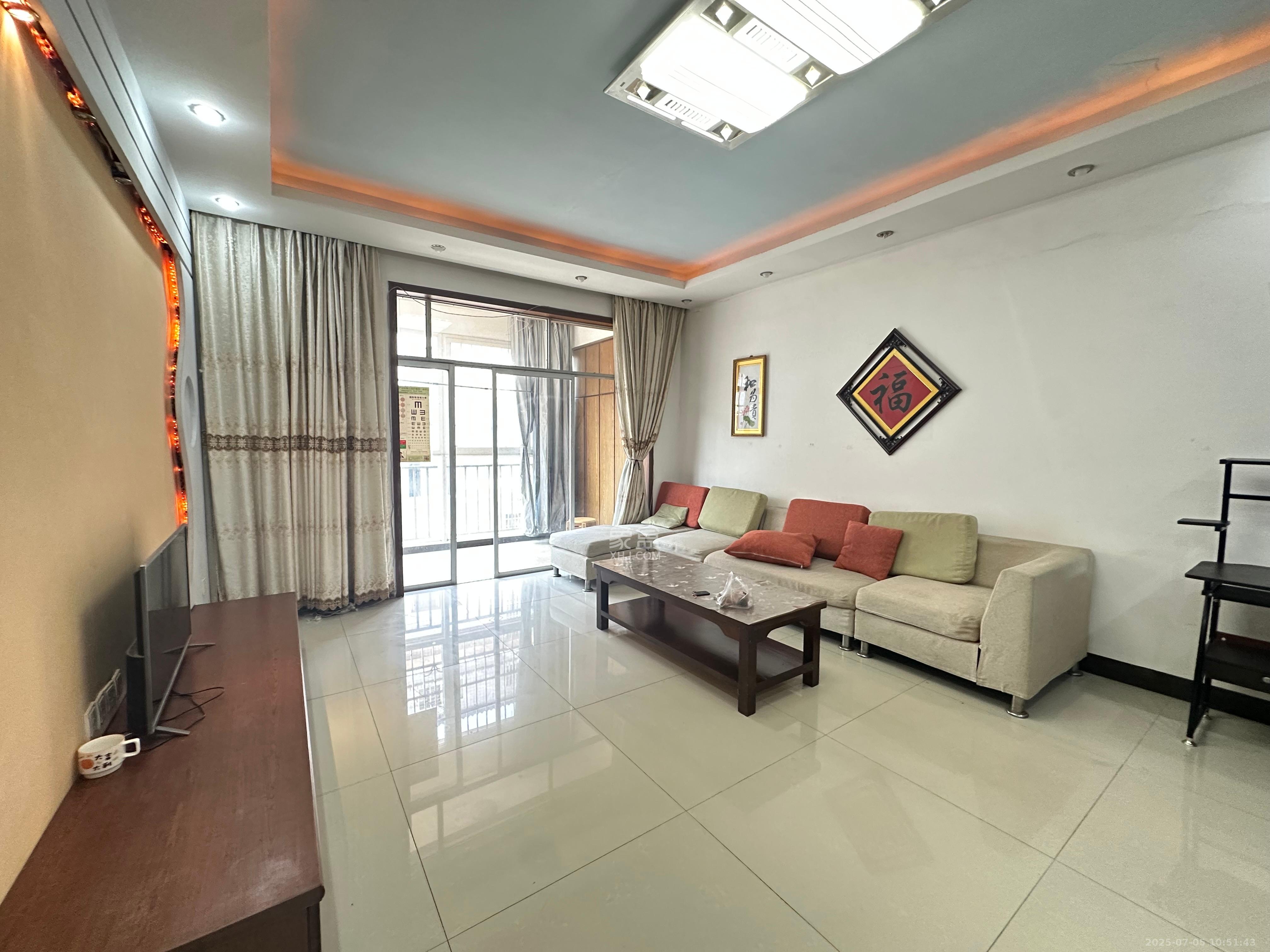 湘绣城 3室2厅2卫 1500.0元/月 湘绣城 3室2厅2卫 1500.0元/月室内图