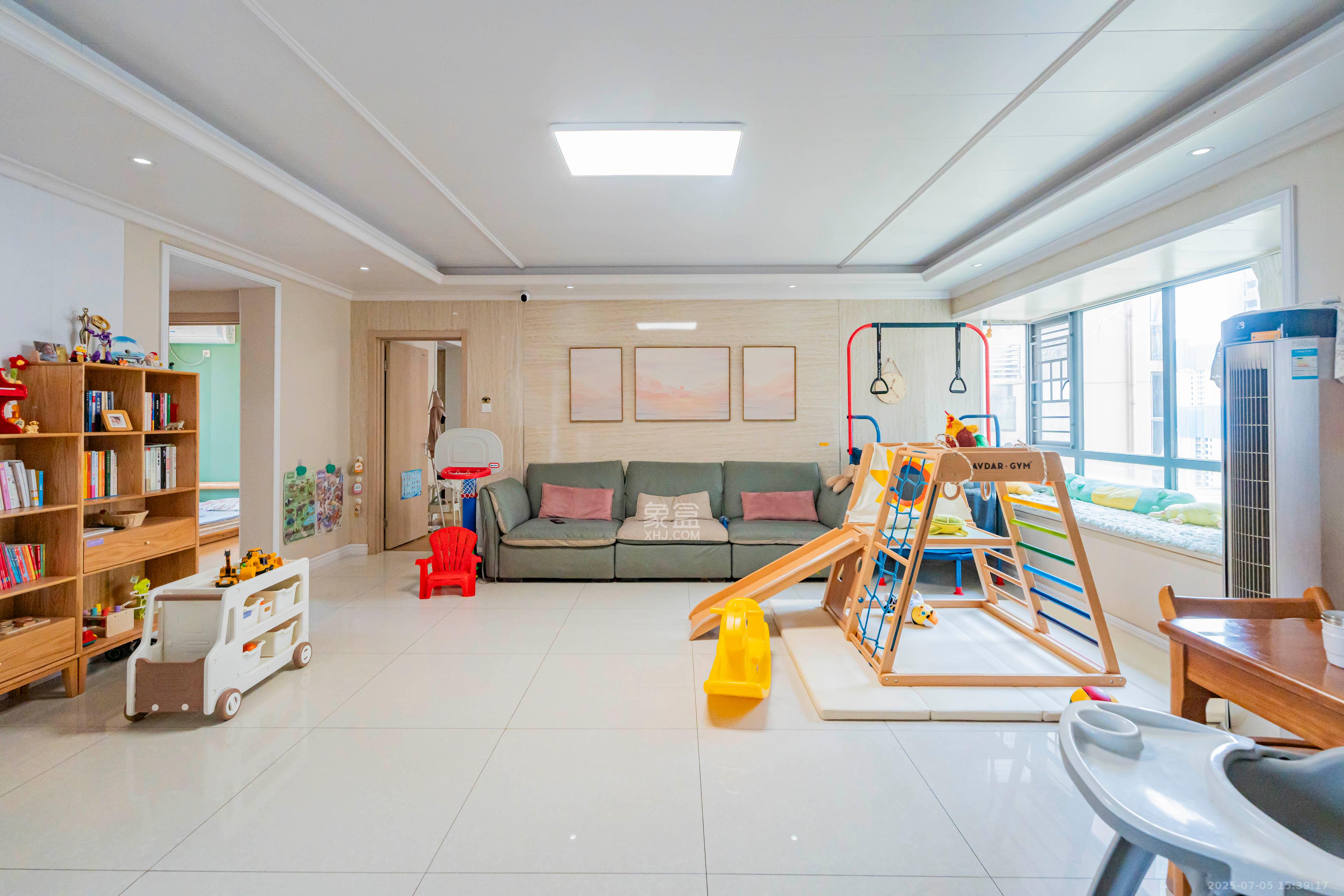 月畔湾  3室2厅1卫    115.0万 月畔湾  3室2厅1卫    115.0万客厅