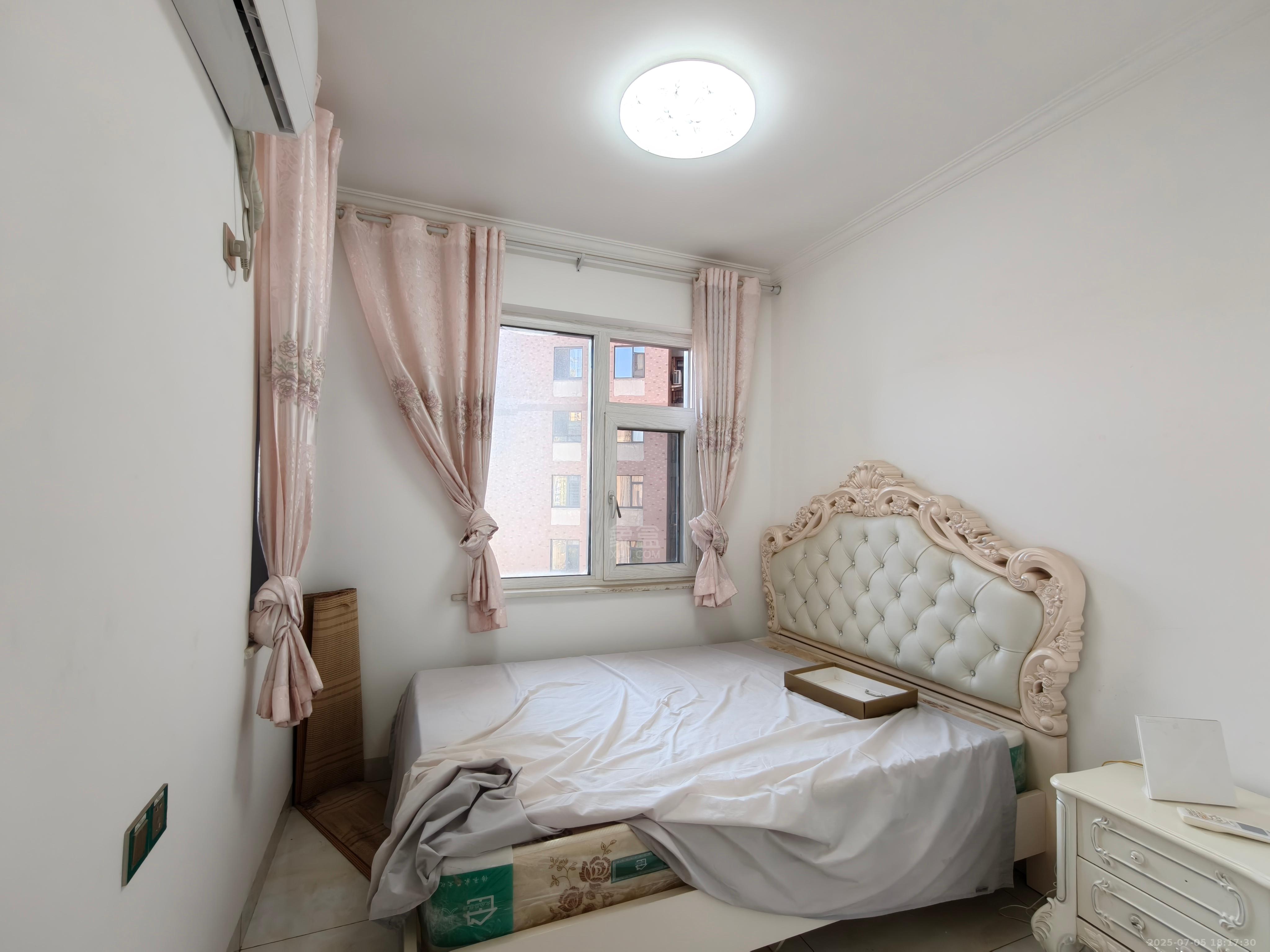 湘银星城 3室2厅1卫 2000.0元/月 湘银星城 3室2厅1卫 2000.0元/月室内图