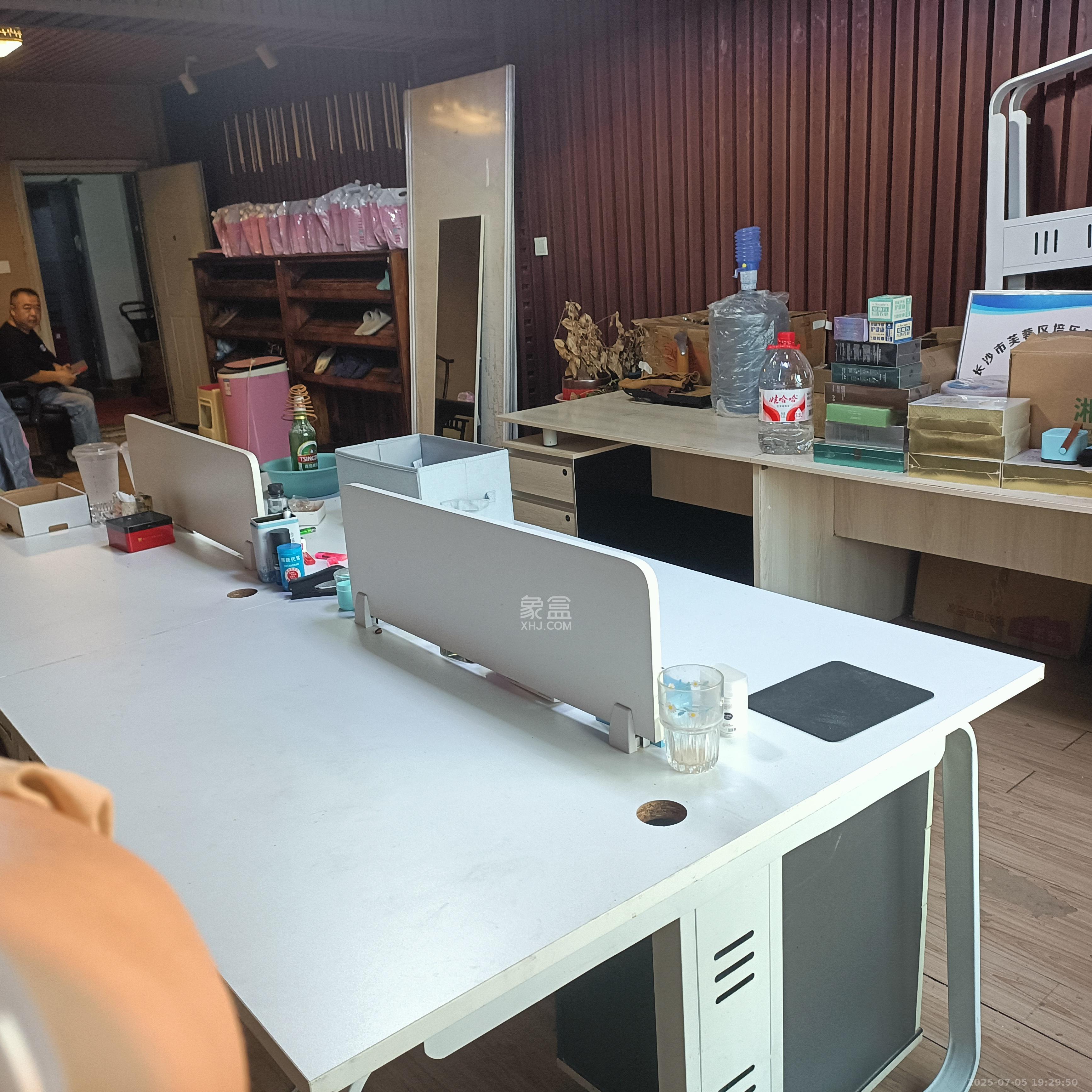 东城一品(国杰大厦) 4室2厅2卫 3500.0元/月 东城一品(国杰大厦) 4室2厅2卫 3500.0元/月室内图