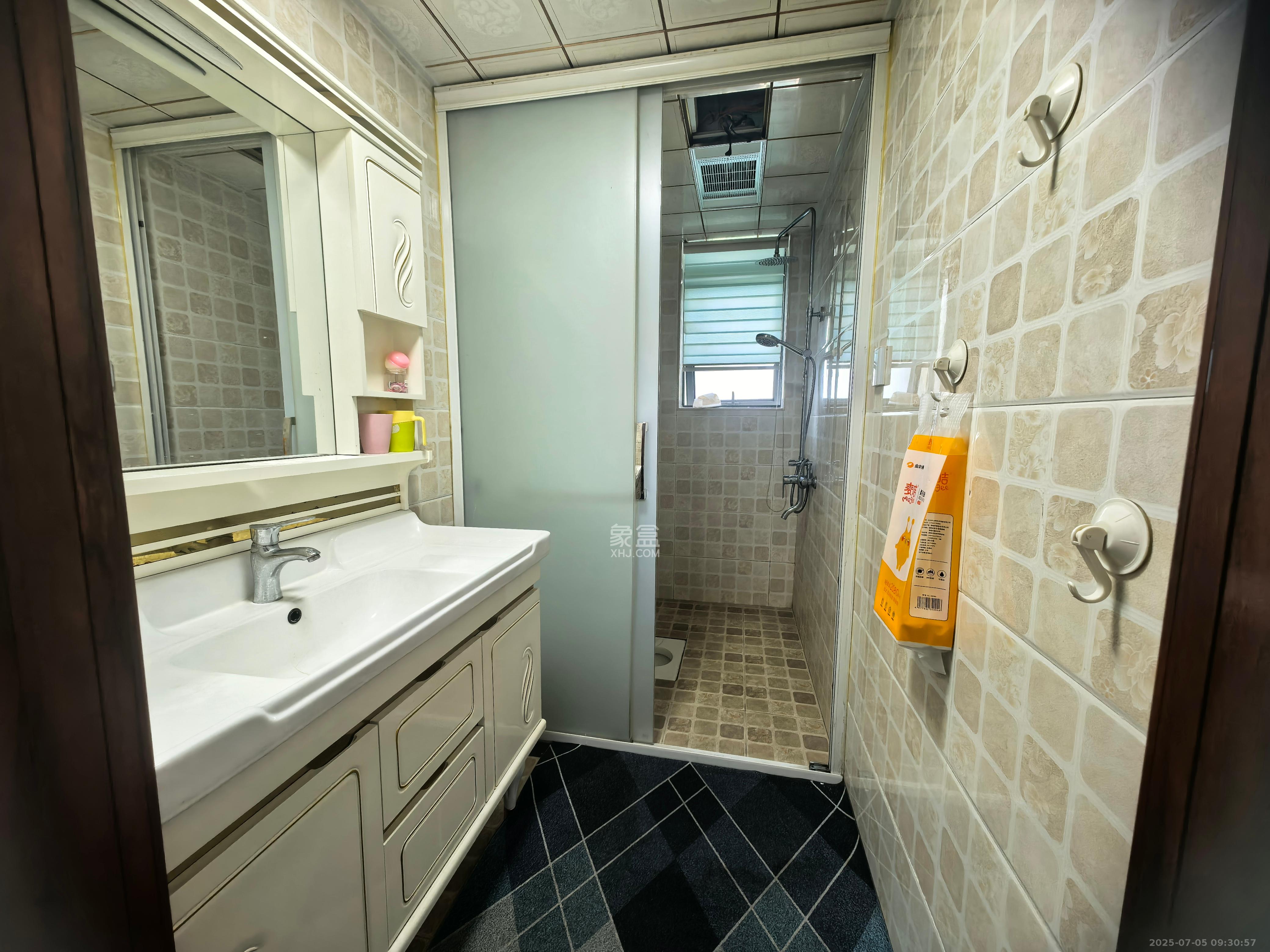 新华都万家城  2室2厅1卫    2300.0元/月 新华都万家城  2室2厅1卫    2300.0元/月室内图