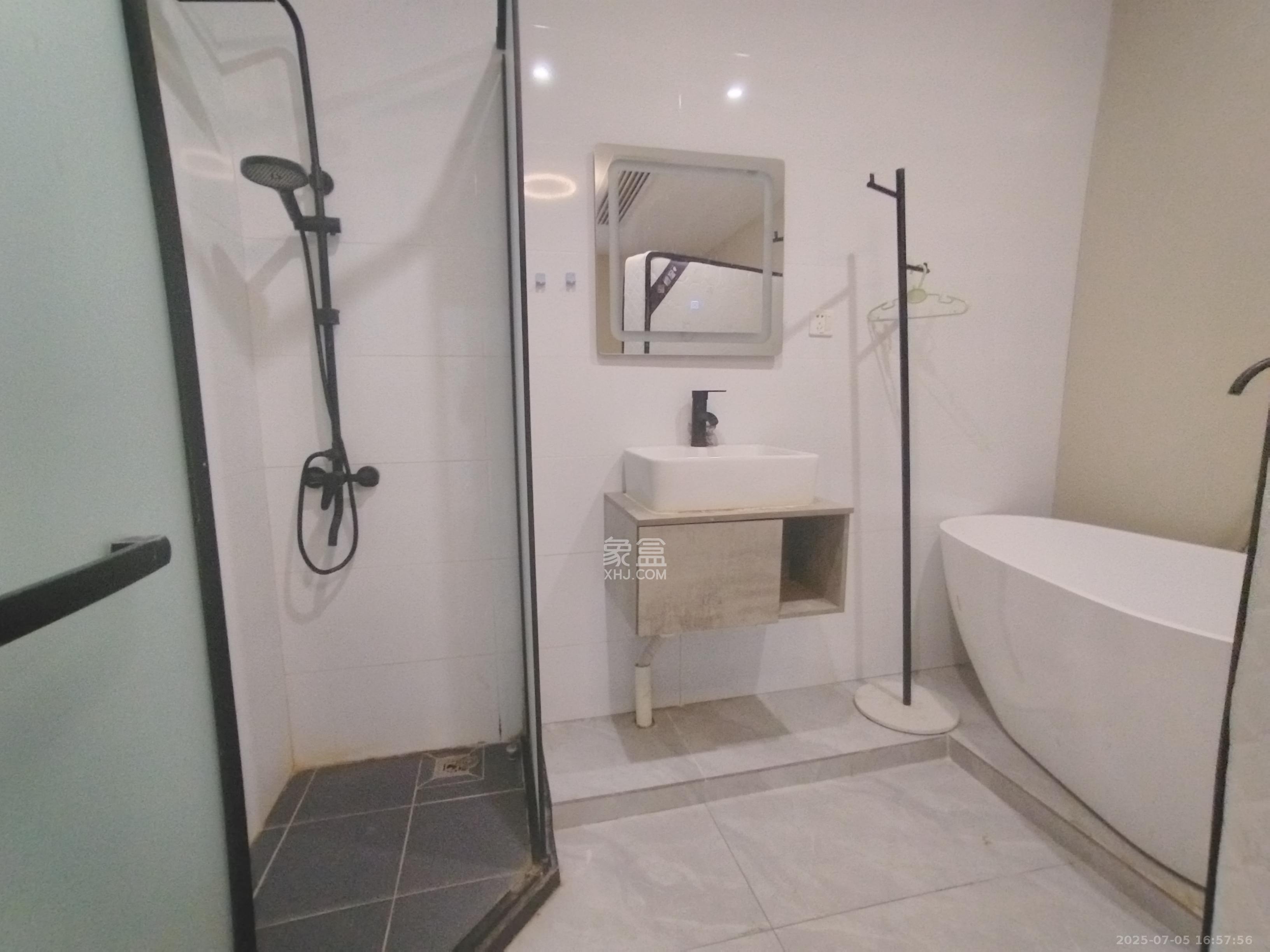 世茂铂曼  3室2厅1卫    4000.0元/月室内图