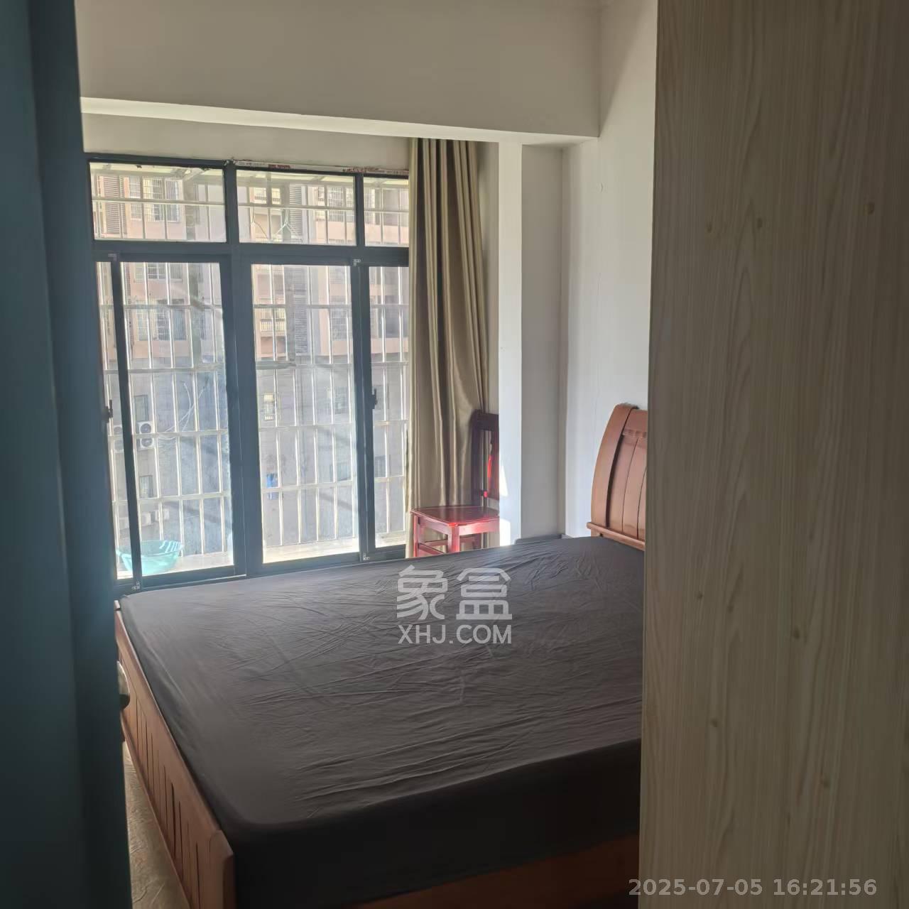 家兴苑 3室2厅1卫 2300.0元/月 家兴苑 3室2厅1卫 2300.0元/月室内图