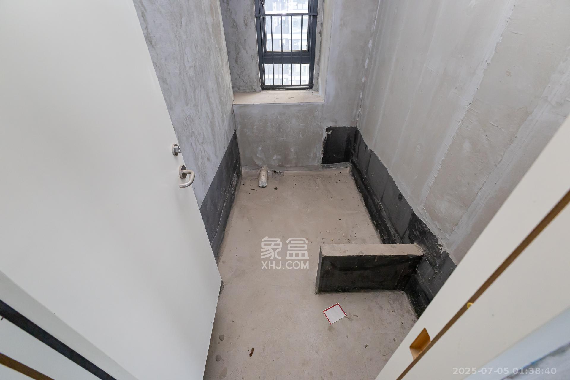 越秀湘江星汇城一期 4室2厅3卫 260.0万 越秀湘江星汇城一期 4室2厅3卫 260.0万卫生间