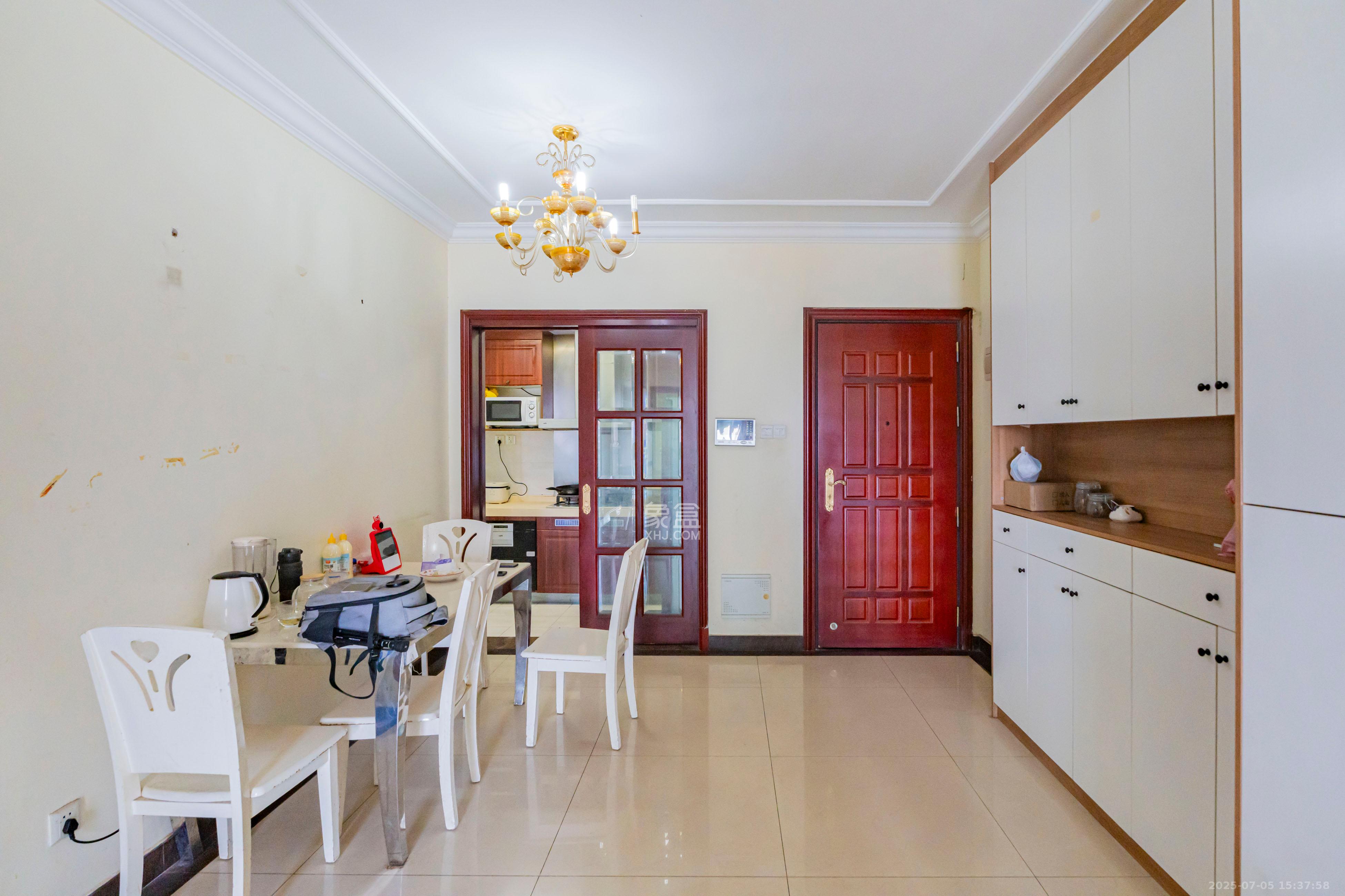 恒大雅苑  2室2厅1卫    75.0万客厅