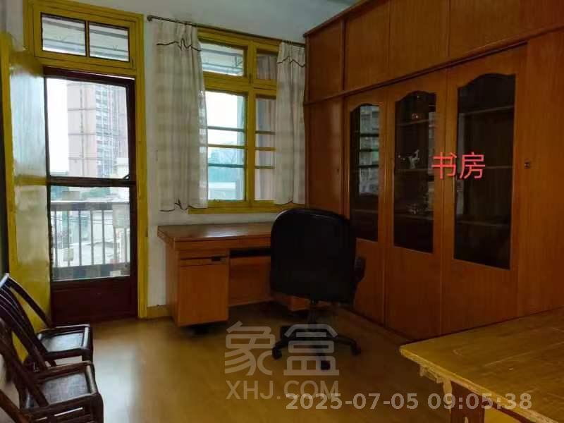 红旗北路散盘 3室1厅1卫 500.0元/月 红旗北路散盘 3室1厅1卫 500.0元/月室内图