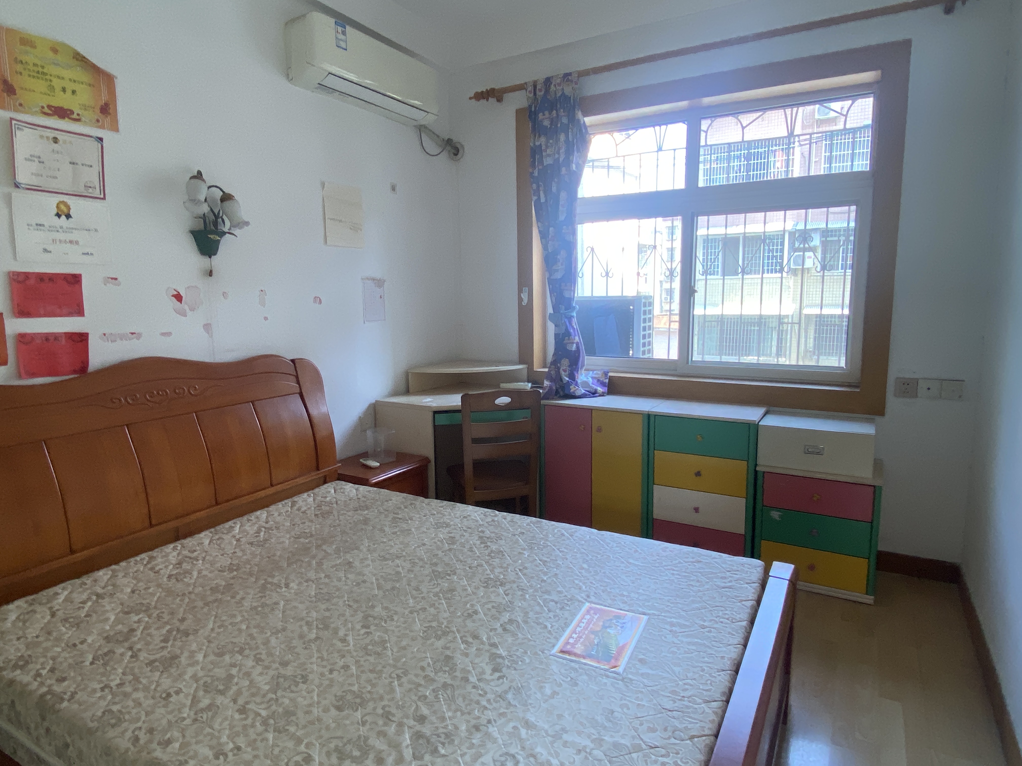 区税务局家属楼 3室2厅2卫 49.8万 区税务局家属楼 3室2厅2卫 49.8万客厅