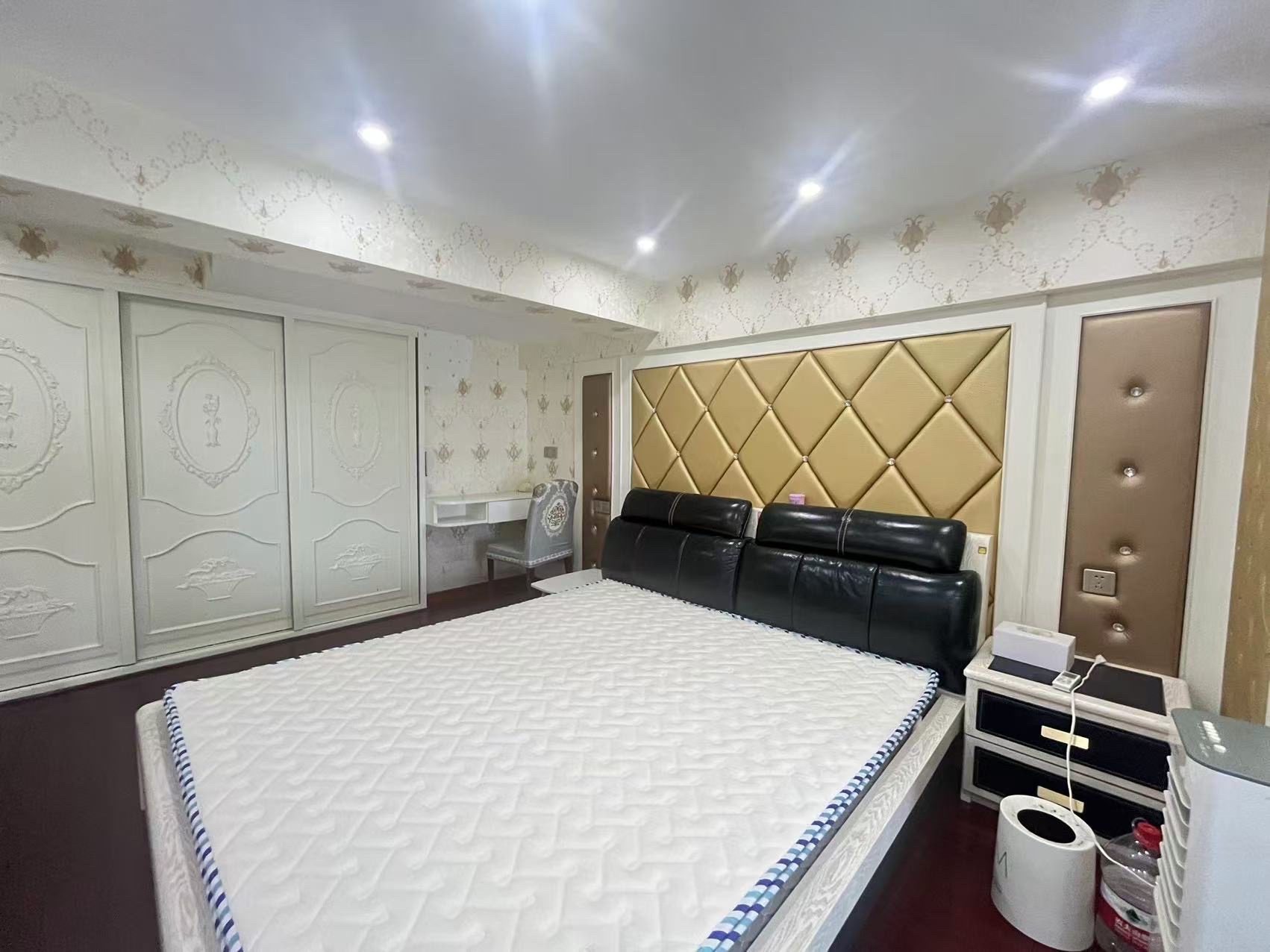 星美CCPARK.CC公寓  1室1厅1卫   1600.00元/月室内图