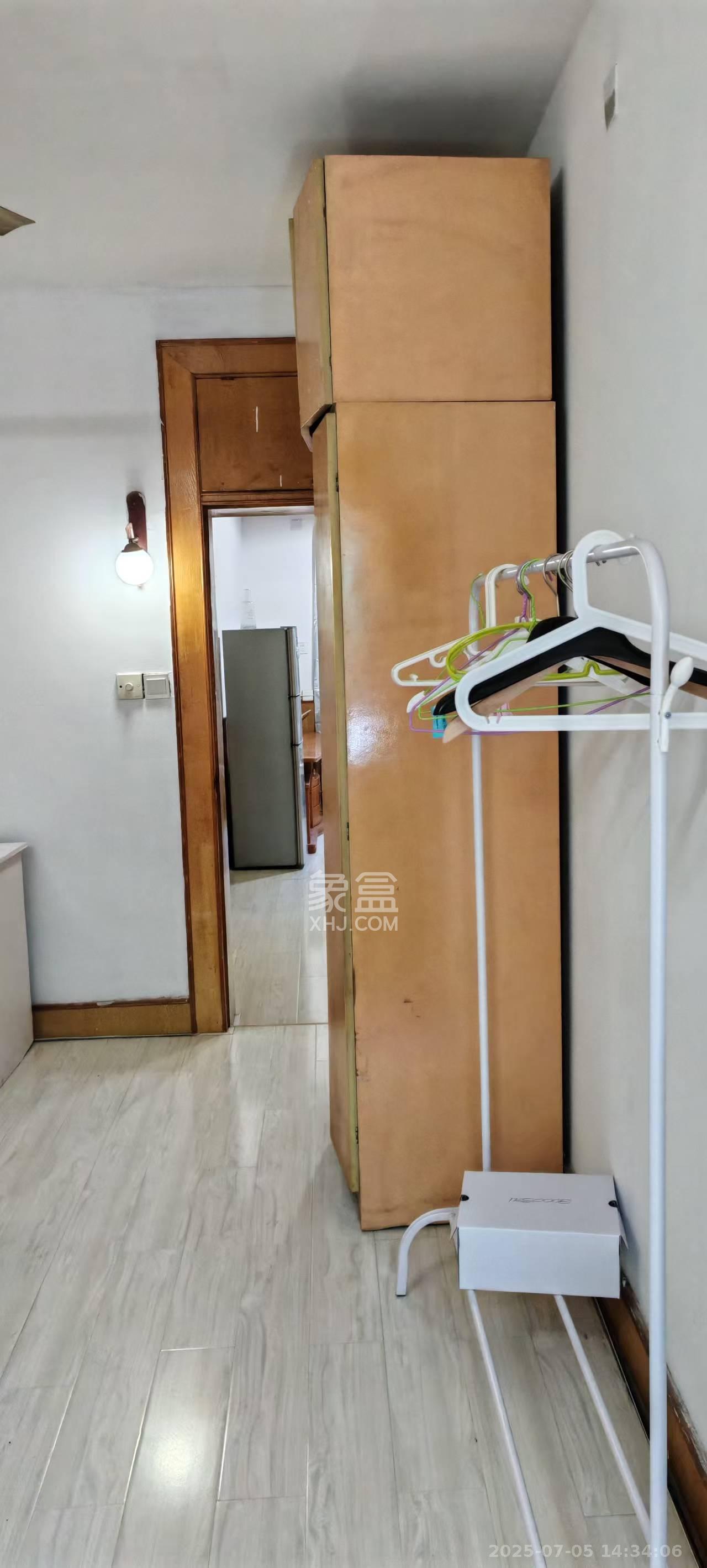 桂花二村  2室1厅1卫    1600.0元/月 桂花二村  2室1厅1卫    1600.0元/月室内图