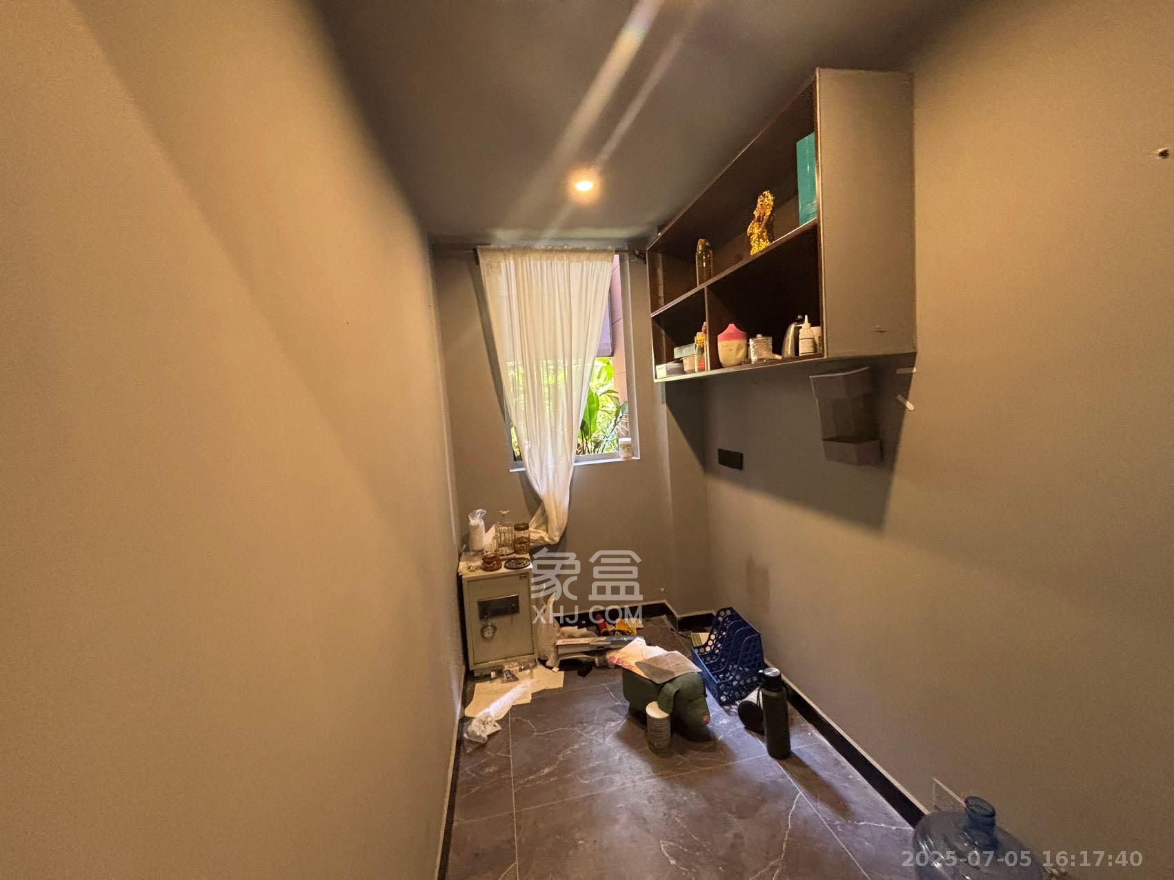 欧莱雅郡 4室2厅2卫 3500.0元/月 欧莱雅郡 4室2厅2卫 3500.0元/月室内图