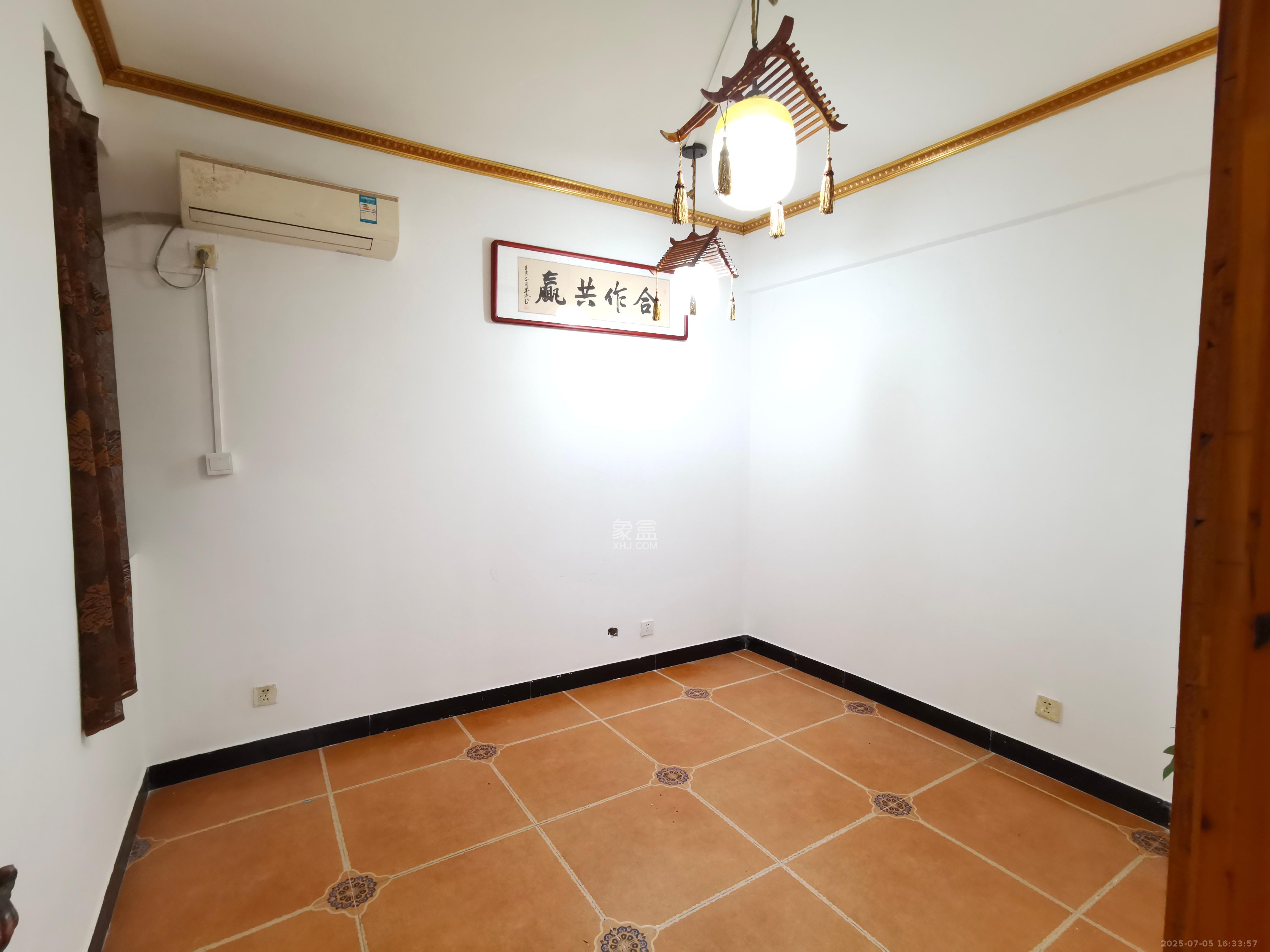 锦湘国际星城三期（锦绣苑）  2室2厅1卫   2300.00元/月室内图