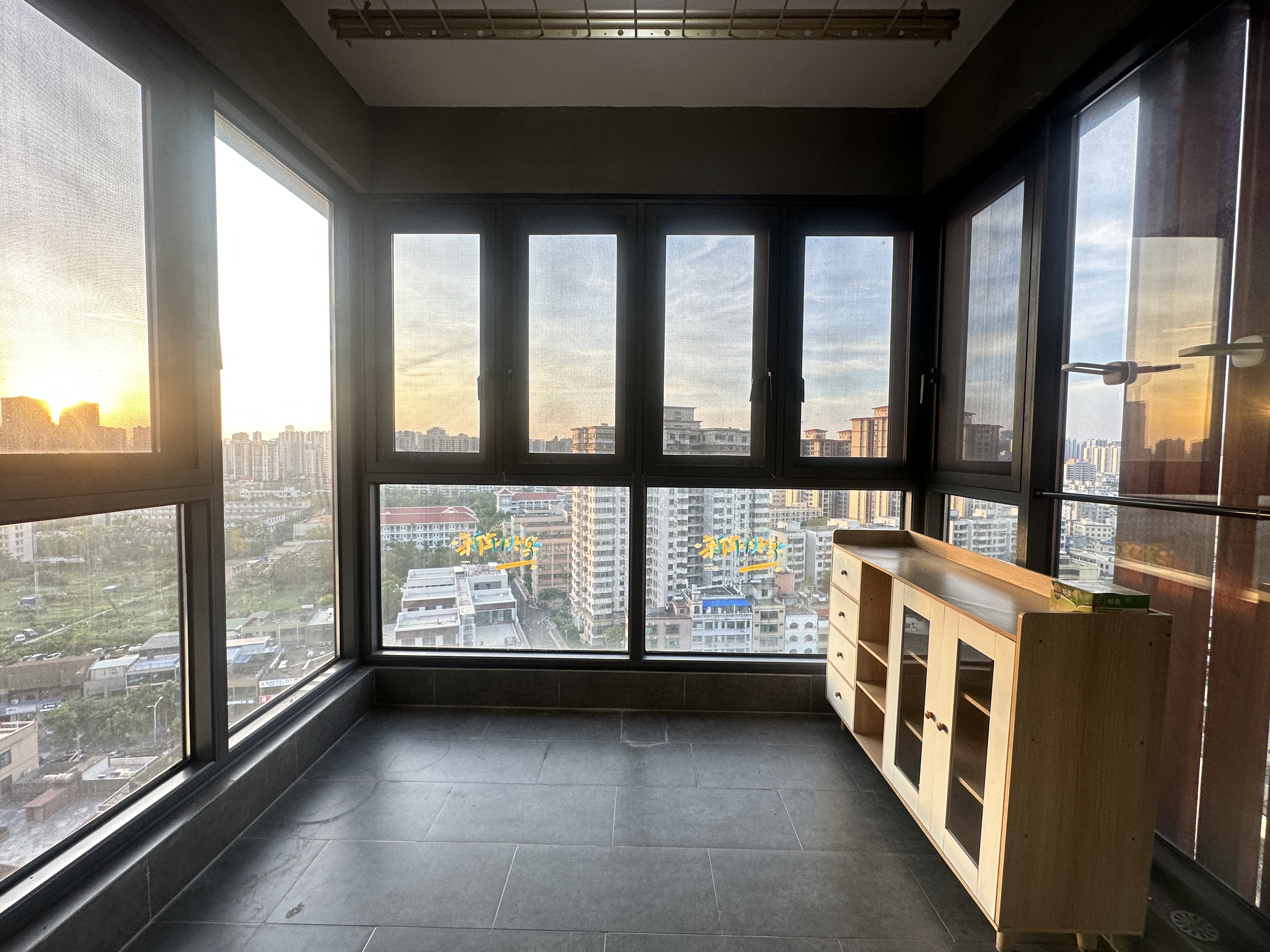 天街华府（海南新天地）  4室2厅2卫   3600.00元/月室内图