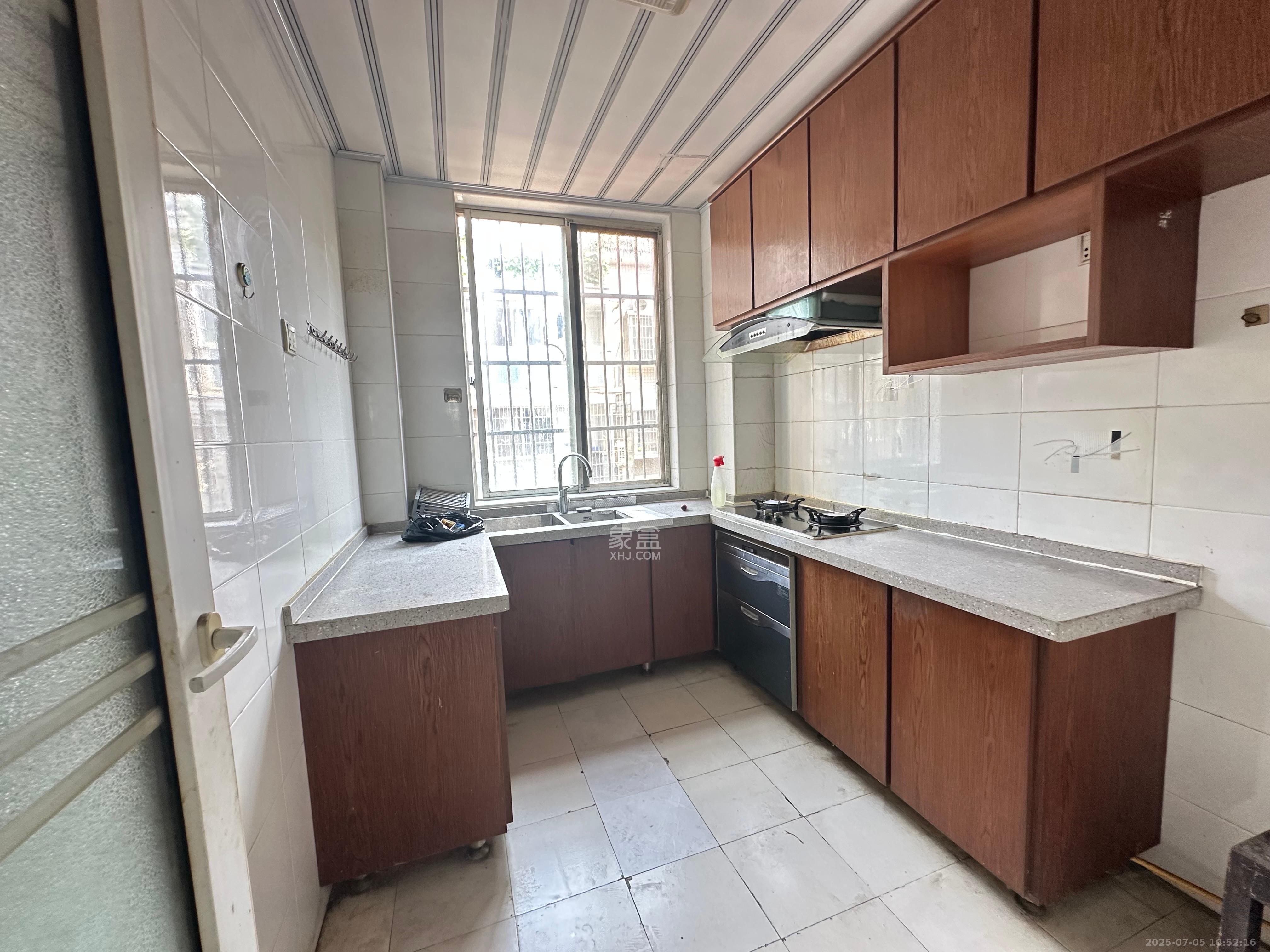 湘绣城 3室2厅2卫 1500.0元/月 湘绣城 3室2厅2卫 1500.0元/月室内图