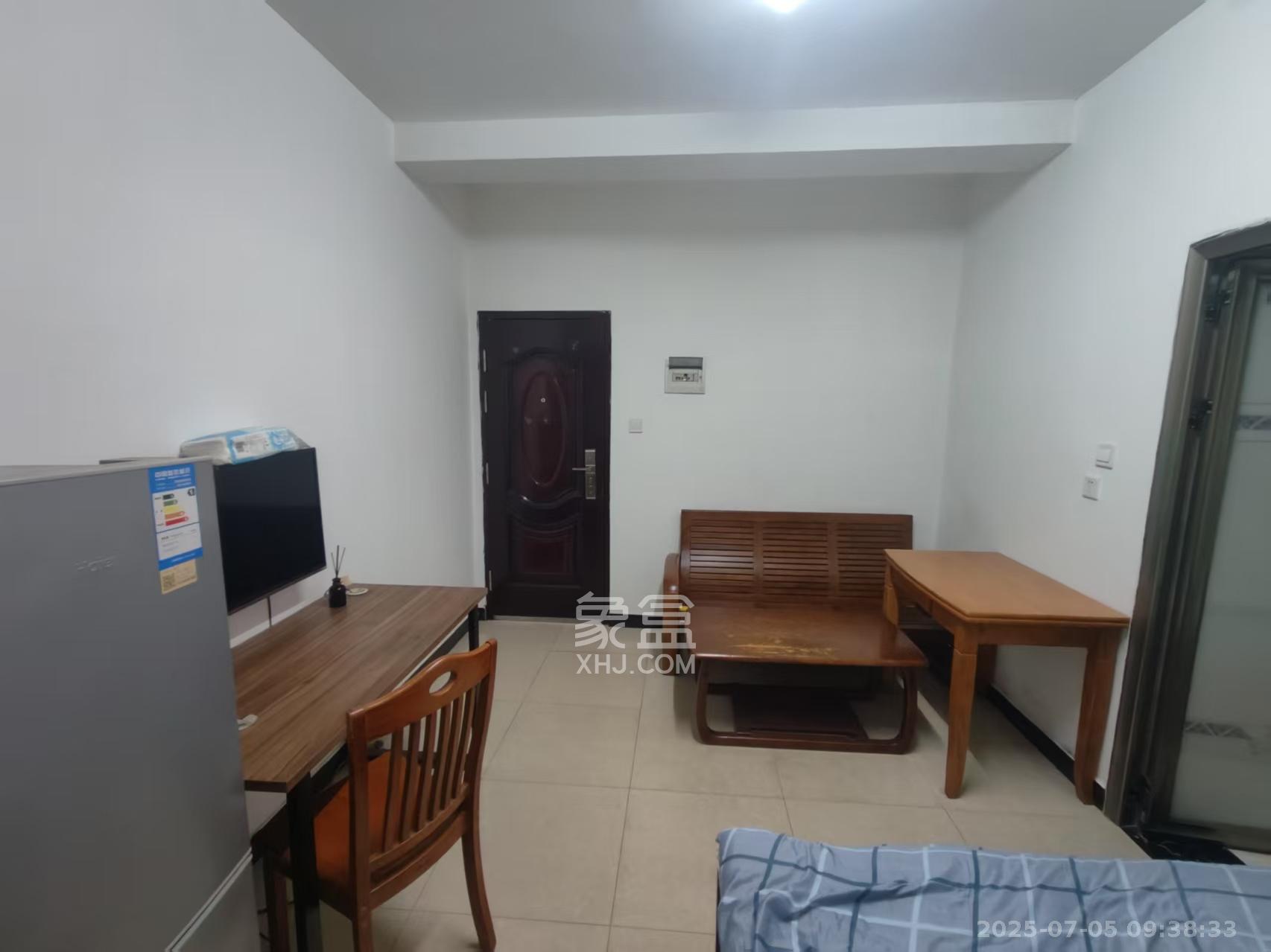 龙福小区  1室1厅1卫    900.0元/月室内图