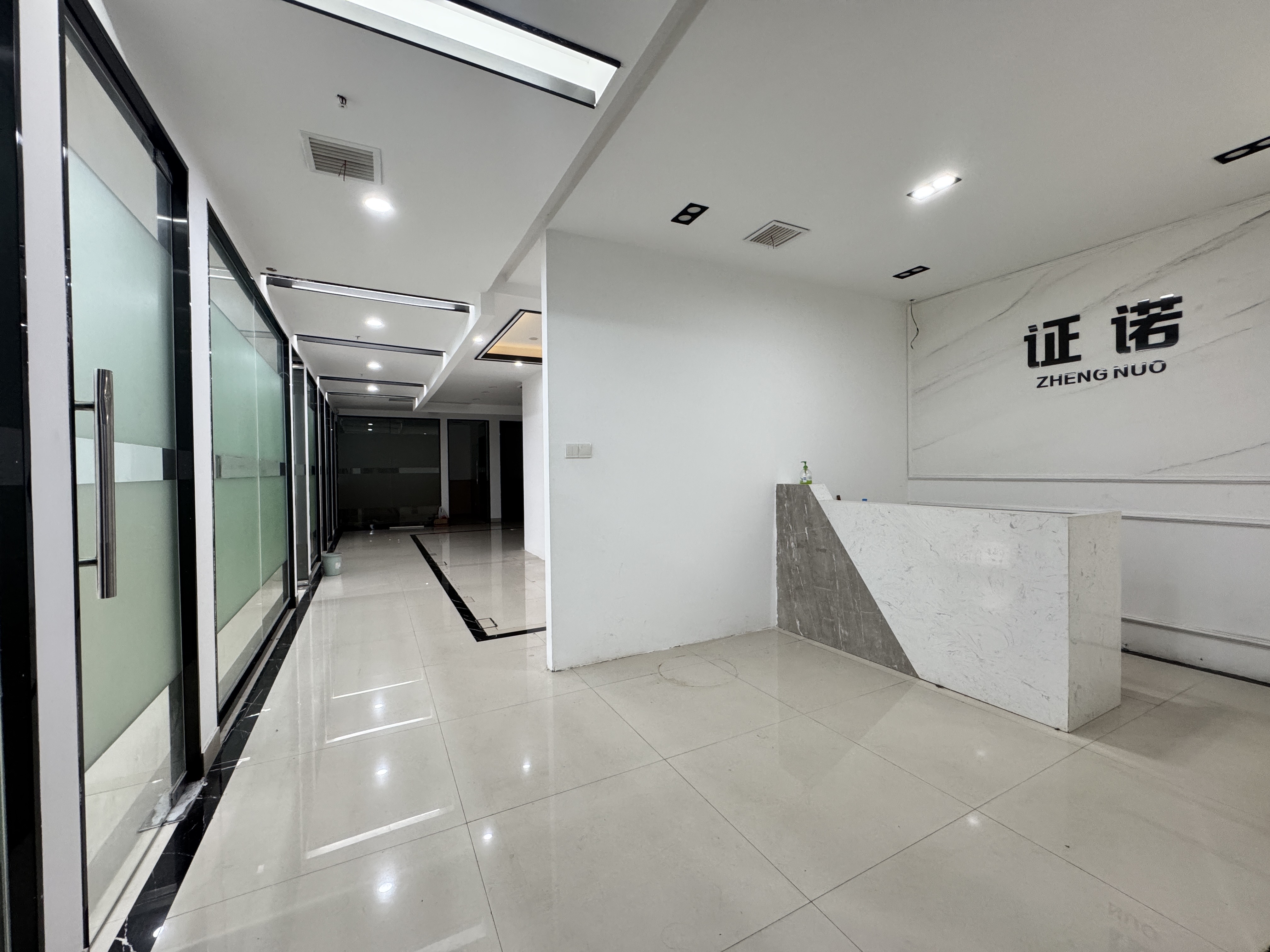 星月都会  1室0厅0卫    8000.0元/月 星月都会  1室0厅0卫    8000.0元/月室内图