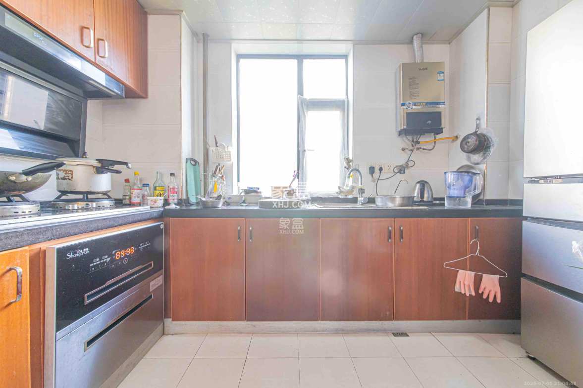 银桂苑  4室2厅2卫    3200.0元/月 银桂苑  4室2厅2卫    3200.0元/月室内图