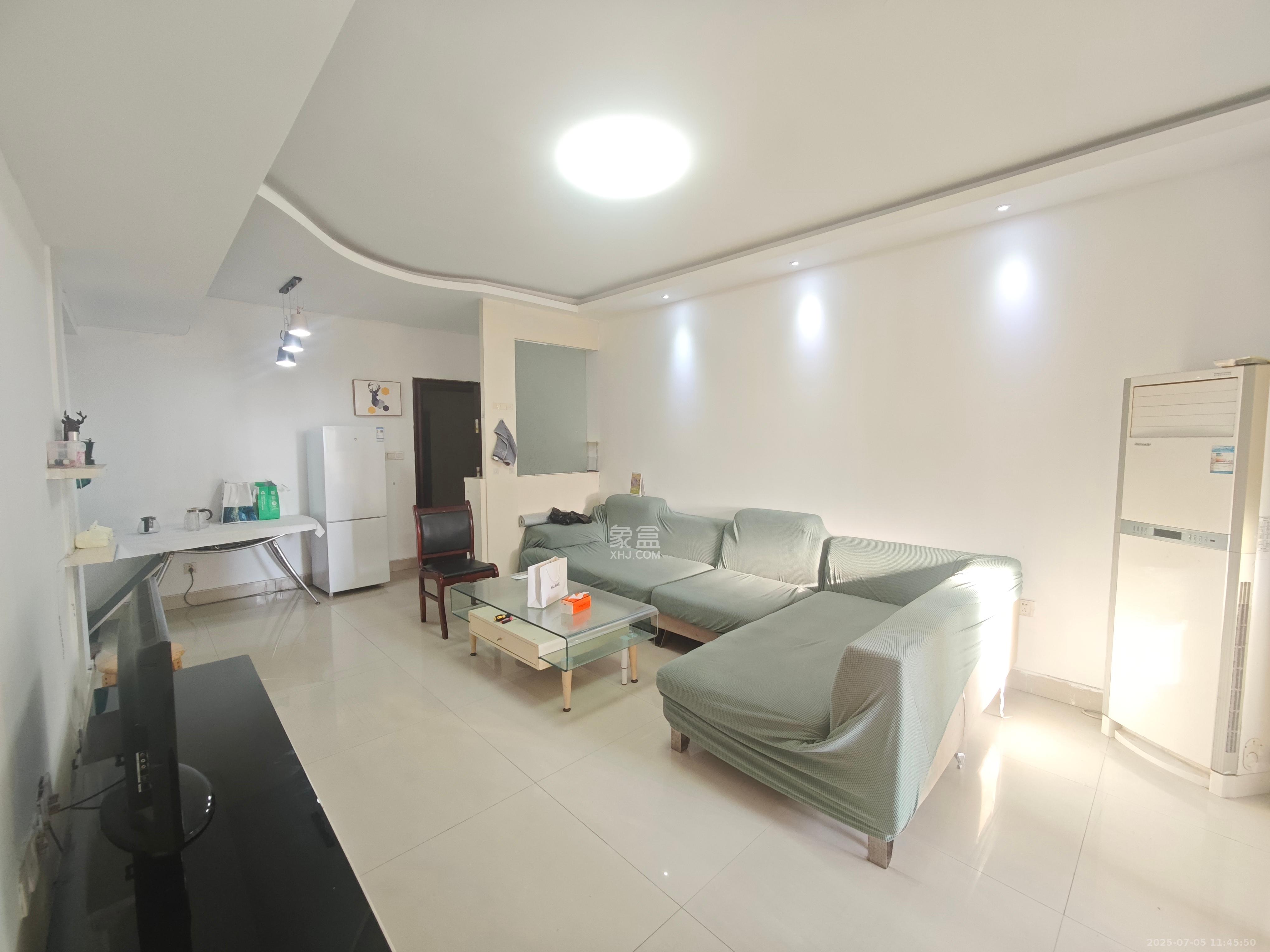 建鸿达现代公寓  2室1厅1卫   2200.00元/月室内图1