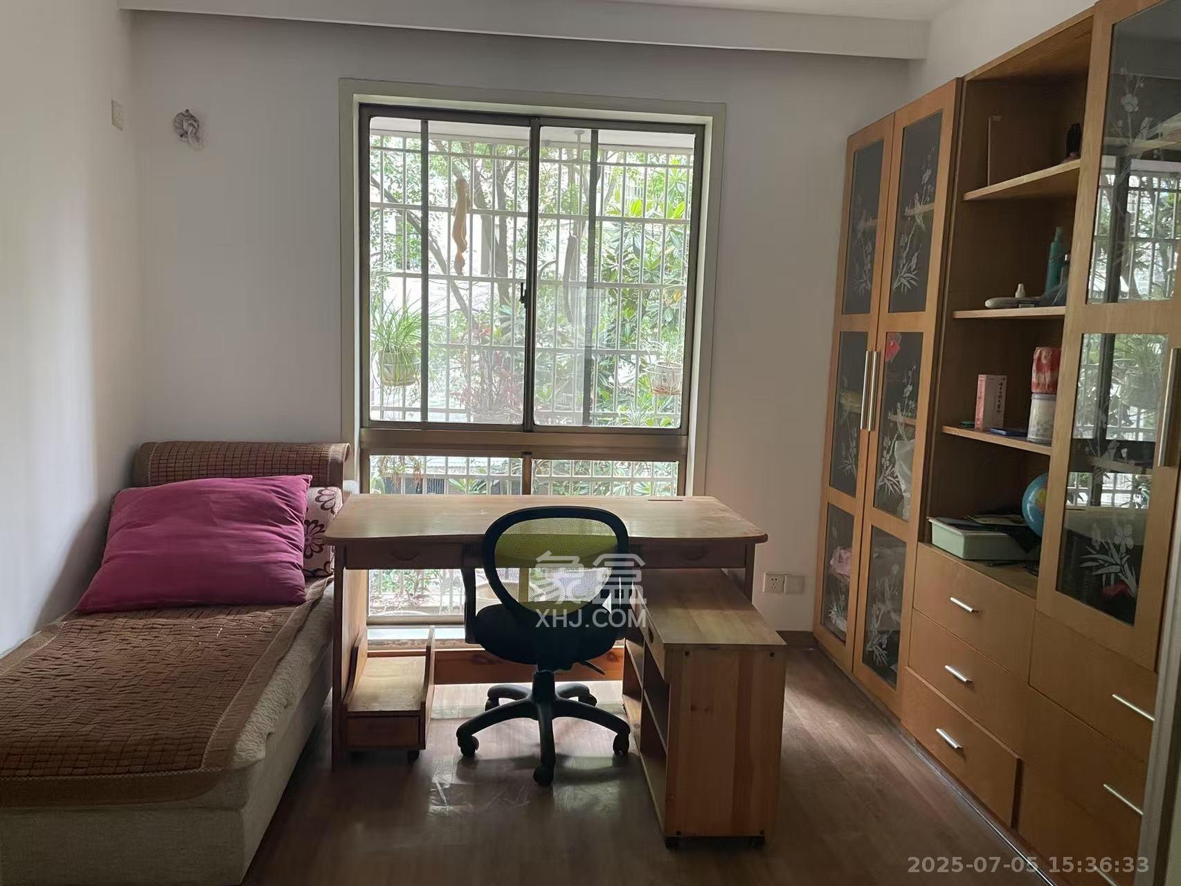 金峰小区北院（七里营社区）  4室2厅2卫    2300.0元/月室内图